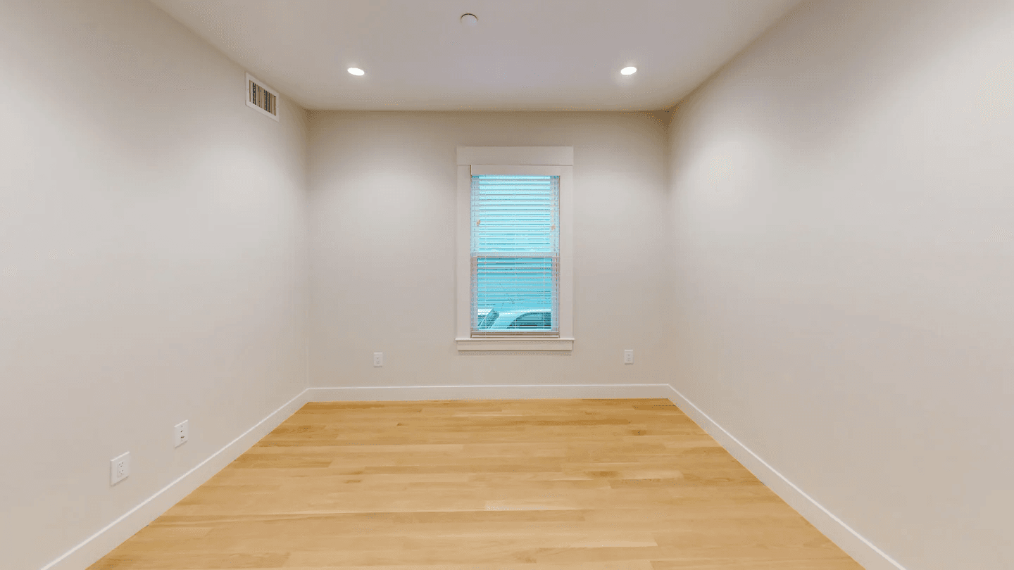 208-210 Banks - Photo 3