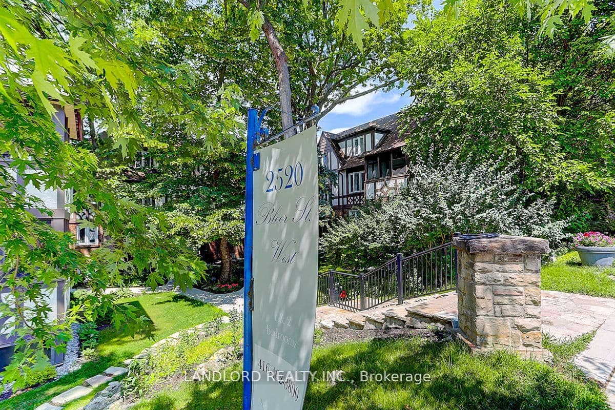 2520 Bloor St W - 23 - Photo 24