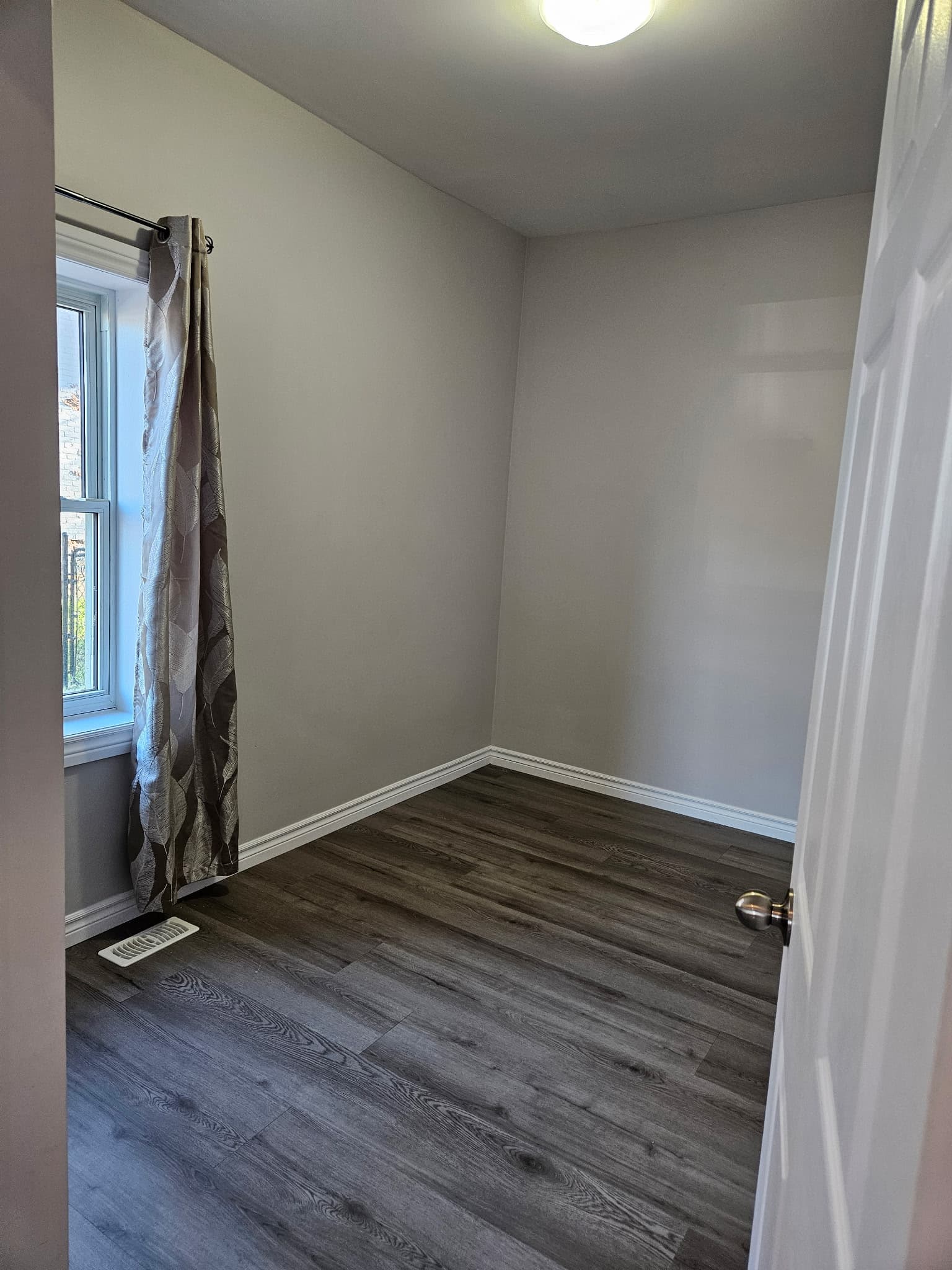 263 Bethune Street - Photo 6