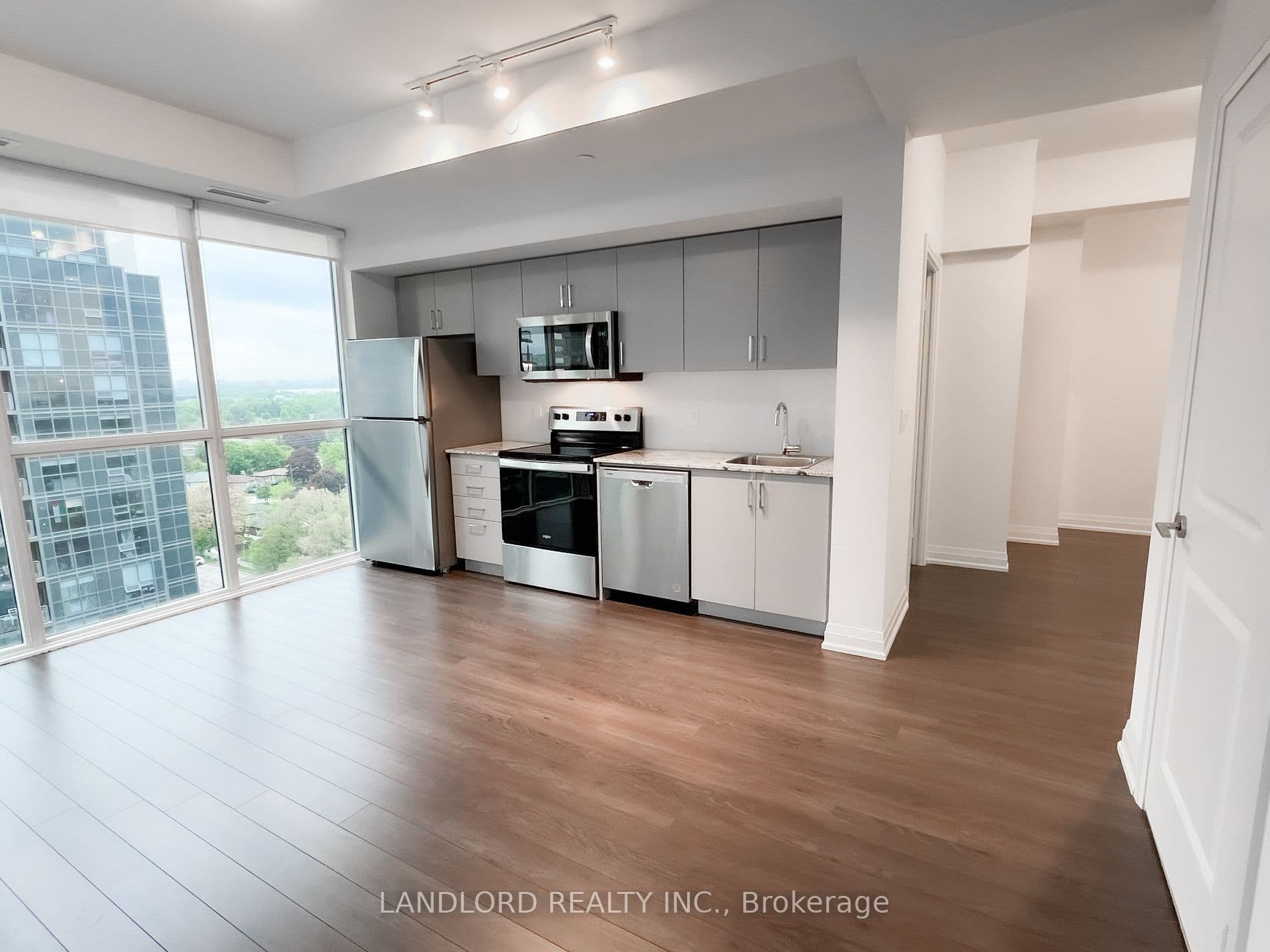 10 Meadowglen Place -1202 - Photo 2