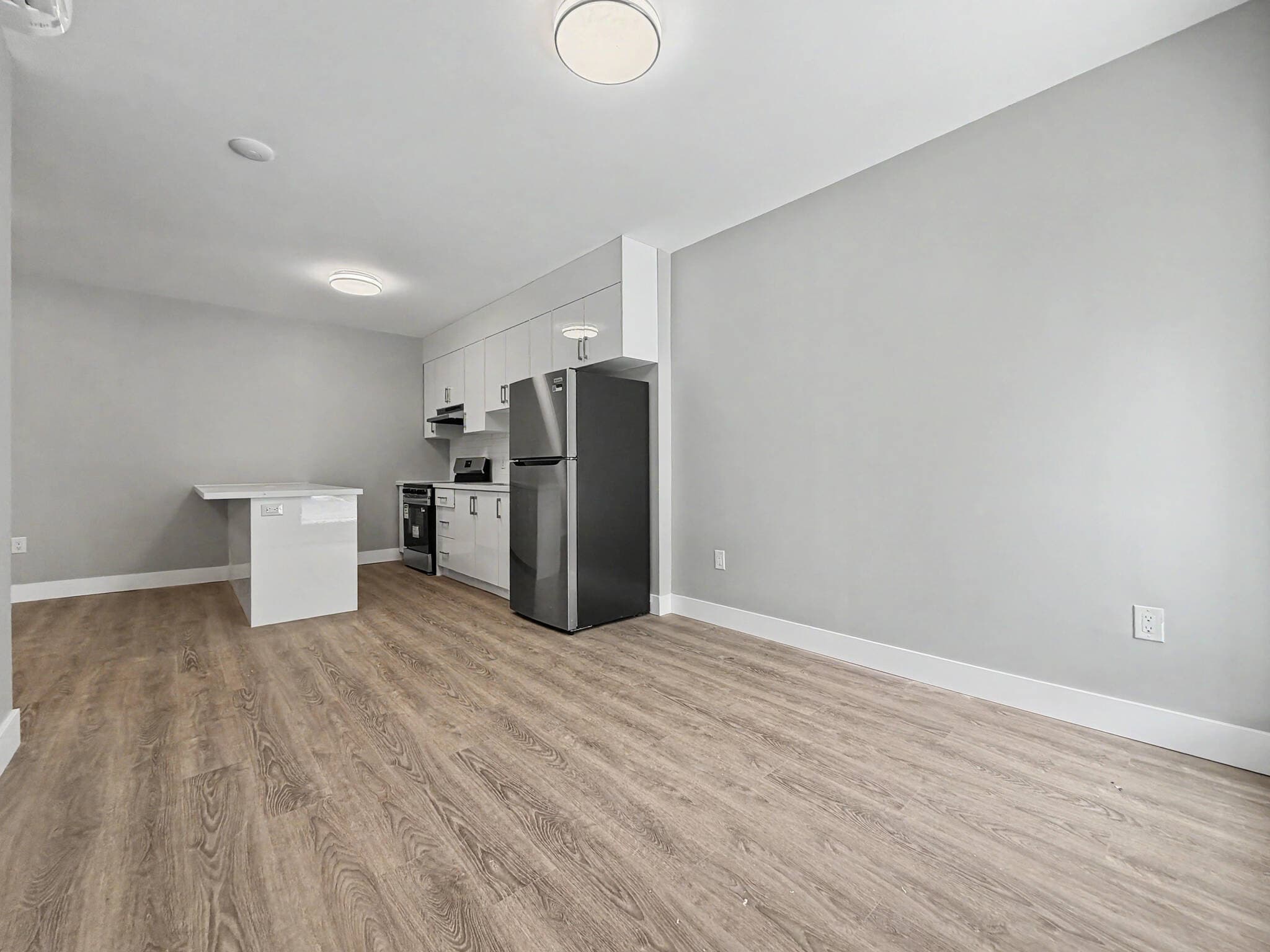 Unit 2- 199 Pine Street Tay Ontario L0K 2C0
