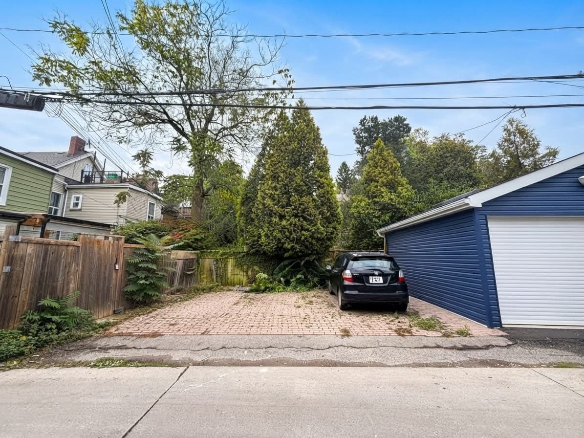 244 Boulton Ave - Lower - Photo 13