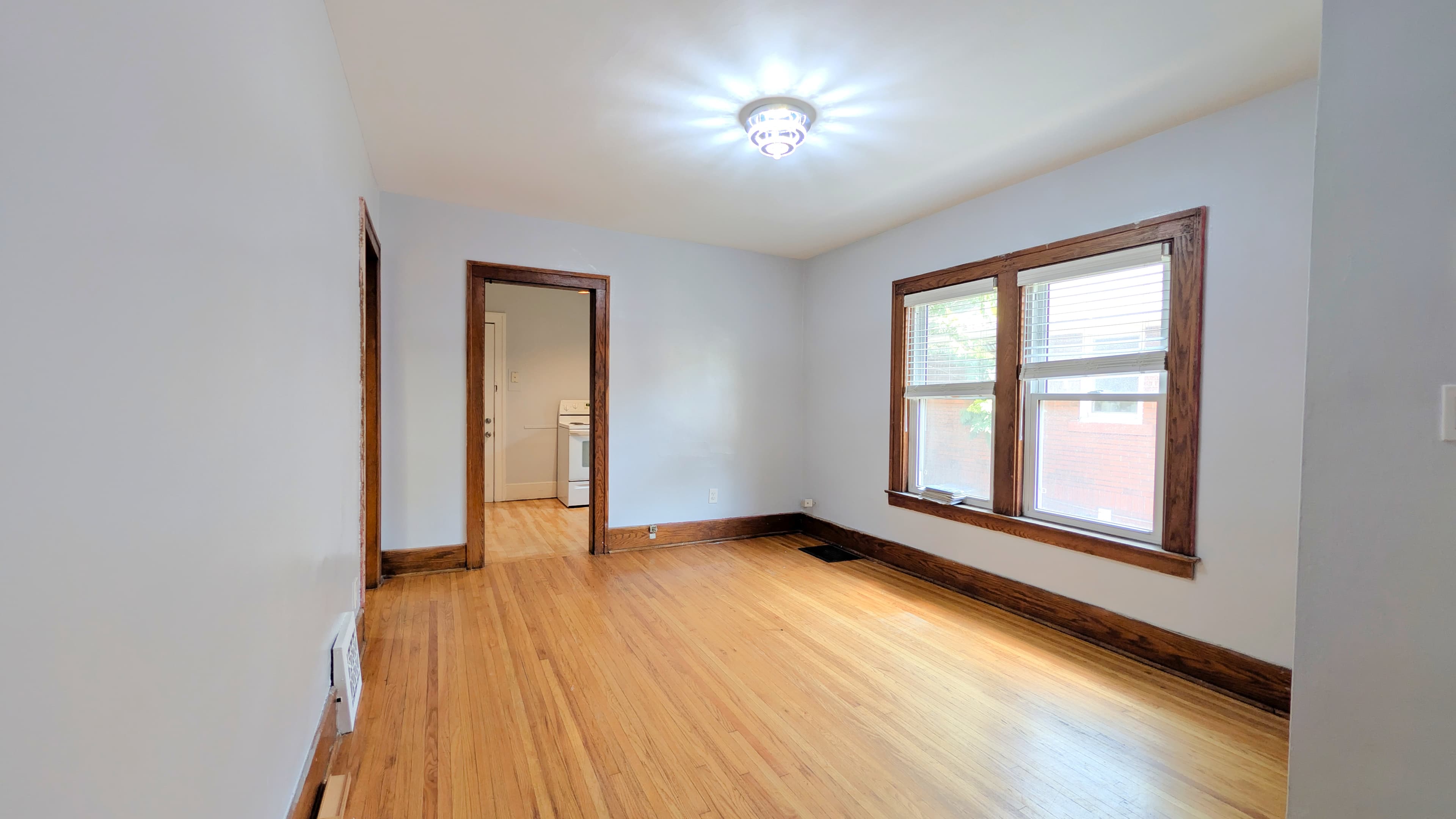 322 Partington Ave - Upper Unit - Photo 8