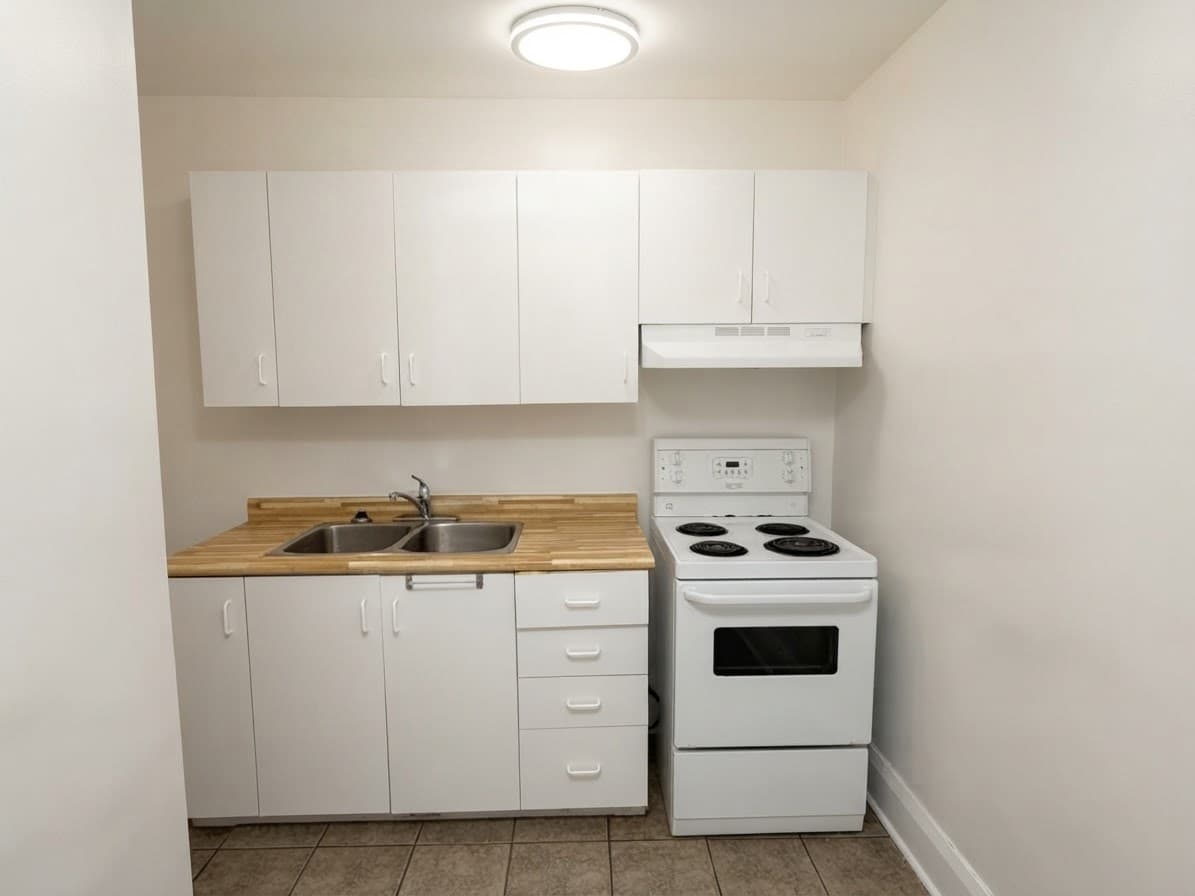 2903 Lakeshore Blvd W - 2