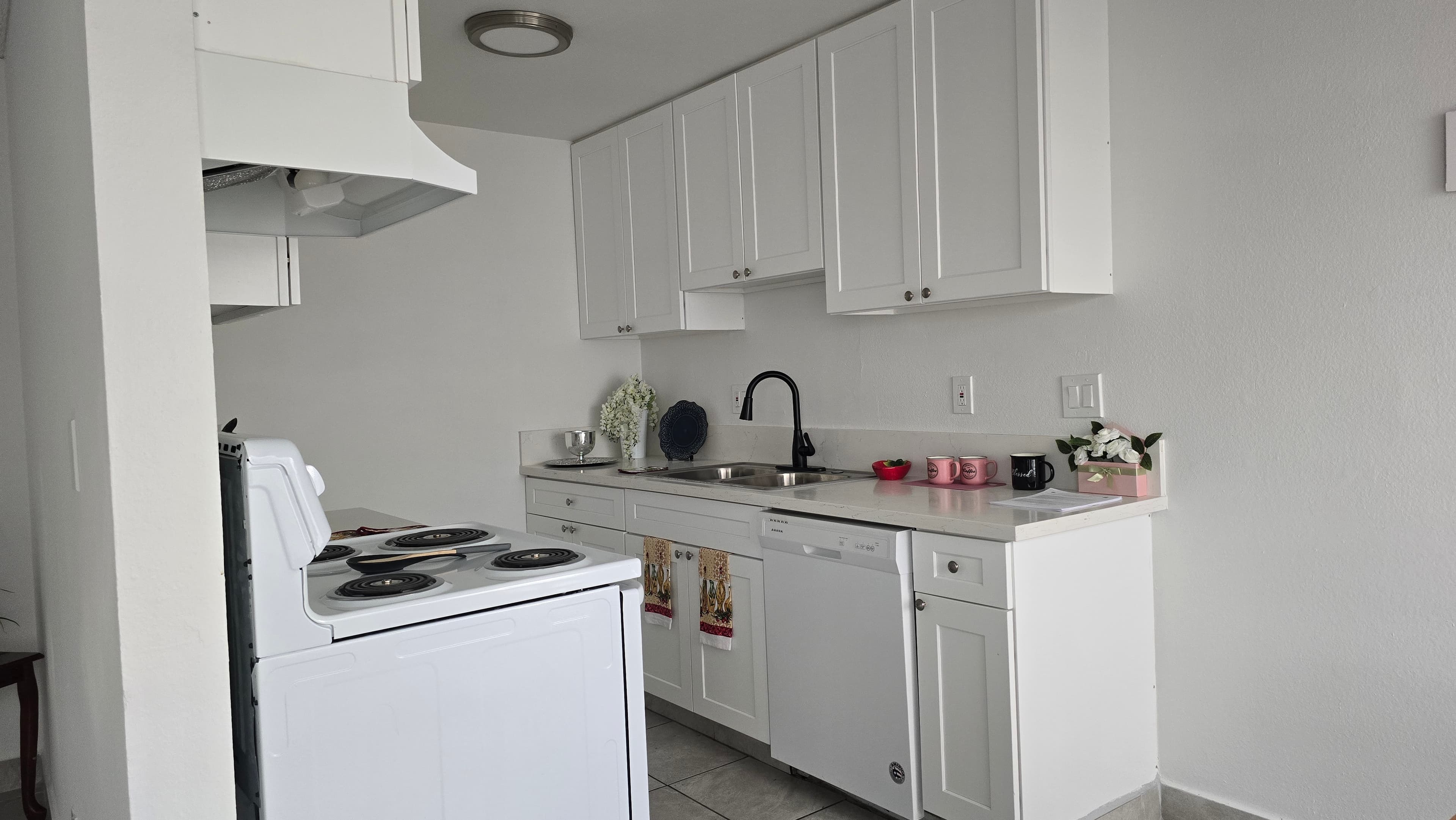 8421 Cedros Unit 117 - Photo 1