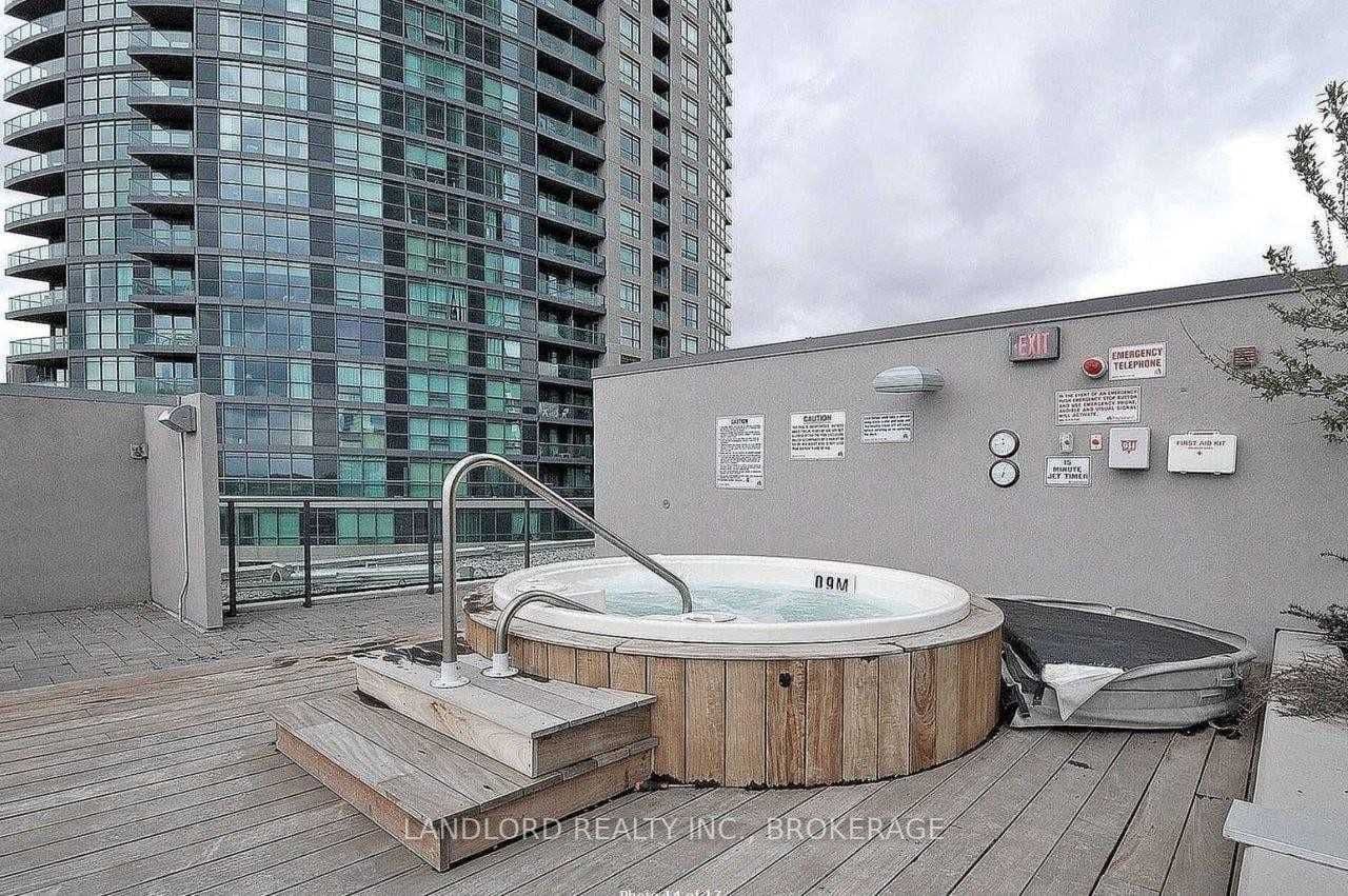 215 Fort York Blvd - 1910 - Photo 22