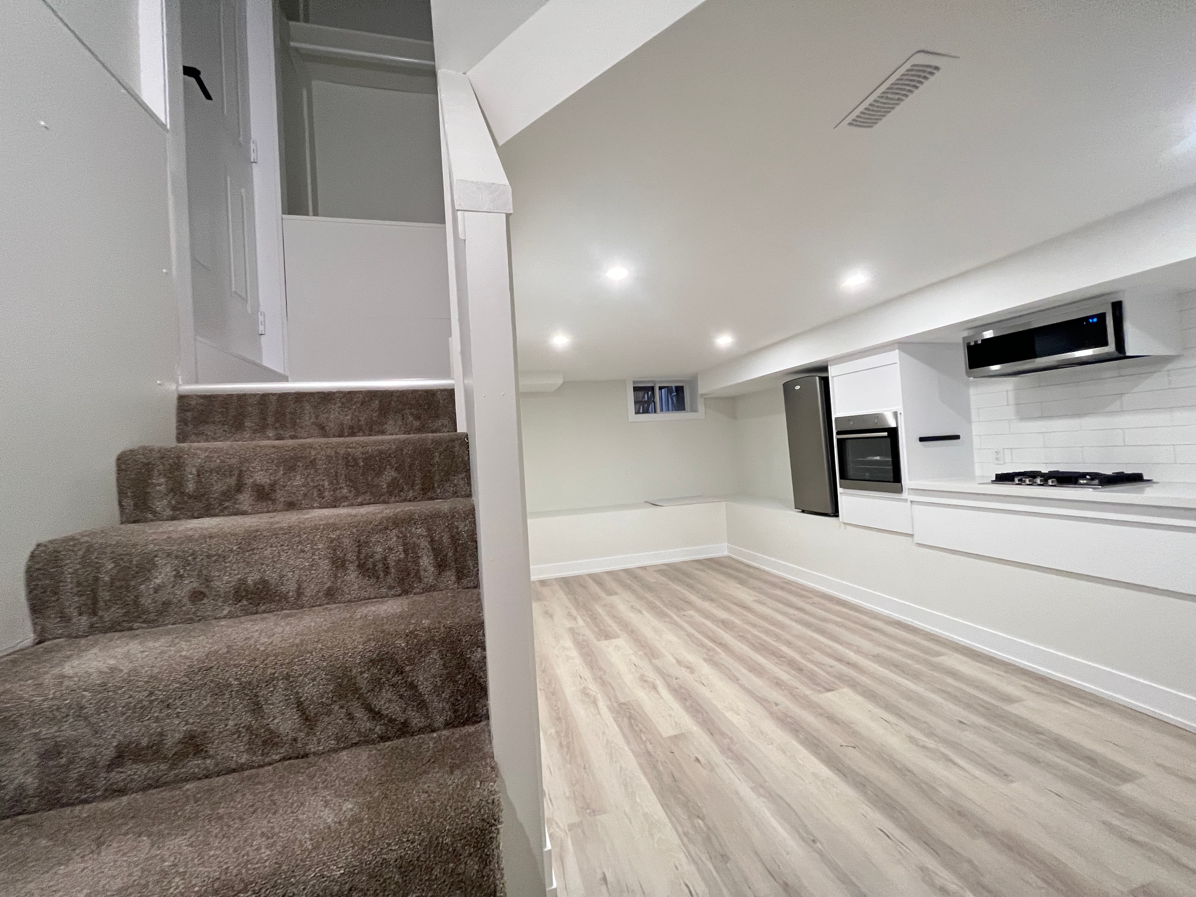 Bachelor Unit 33 Somerset Avenue - Photo 9