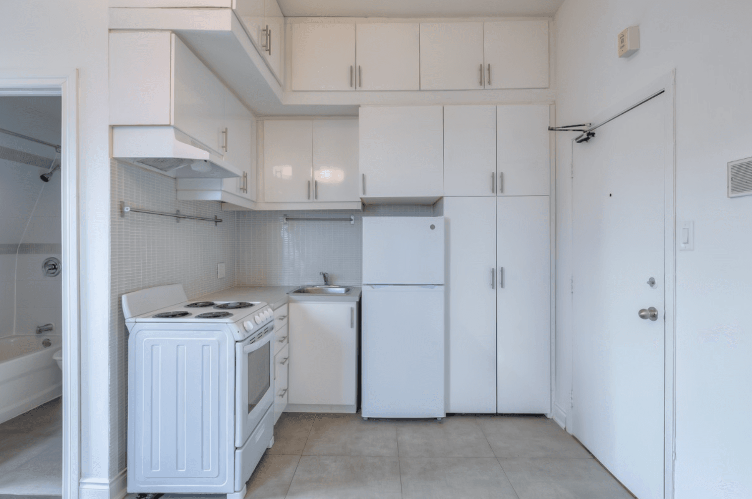 181 Gerrard St E - 404 - Photo 2