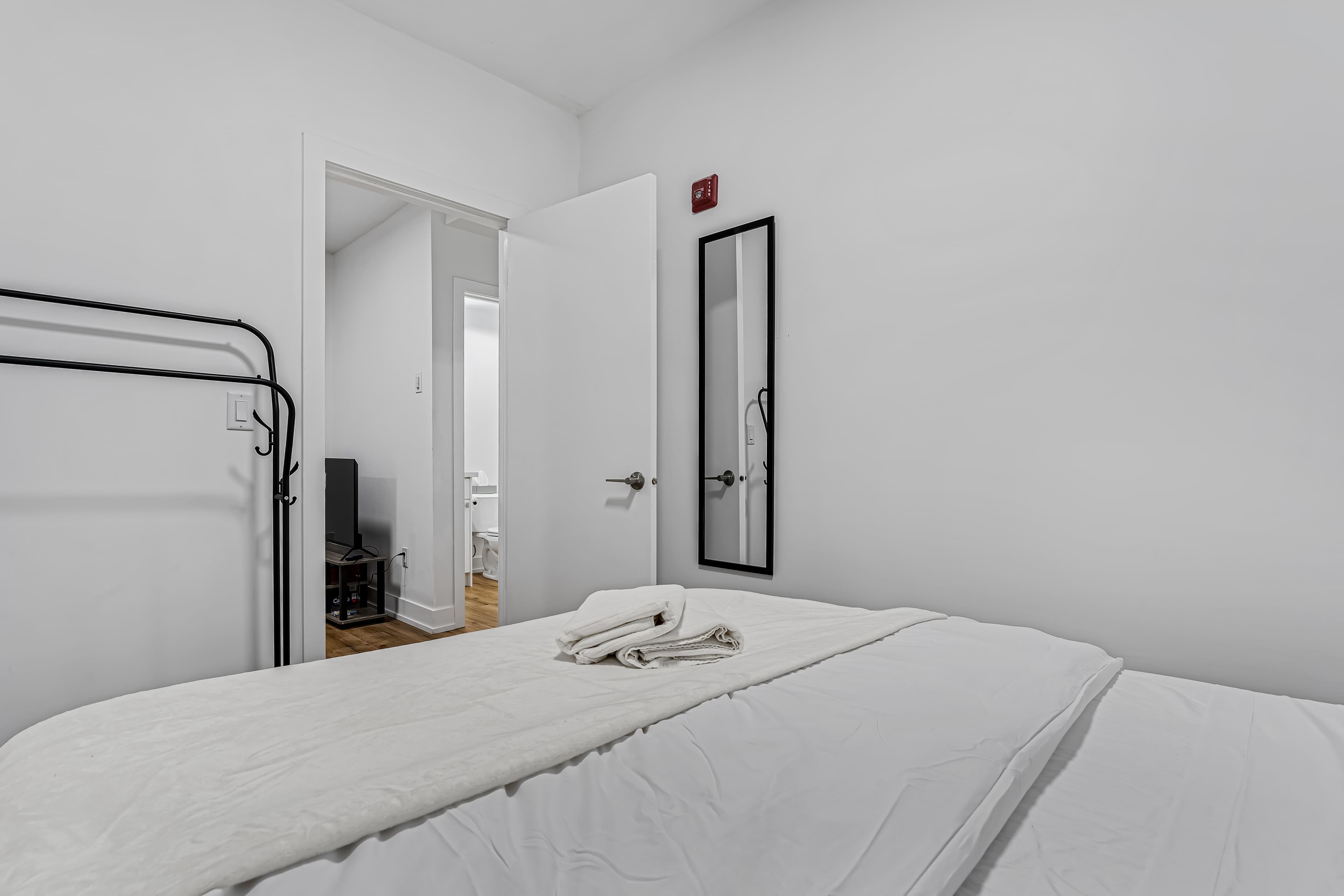 2 BEDROOM - 610 King St E - Photo 20