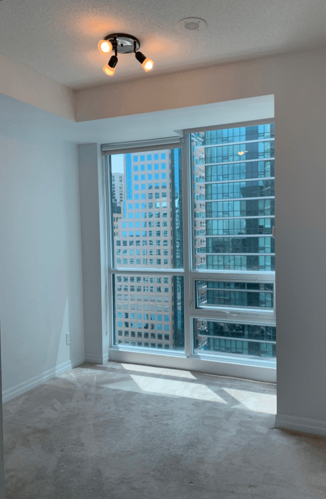 12 Yonge St -2010 - Photo 10