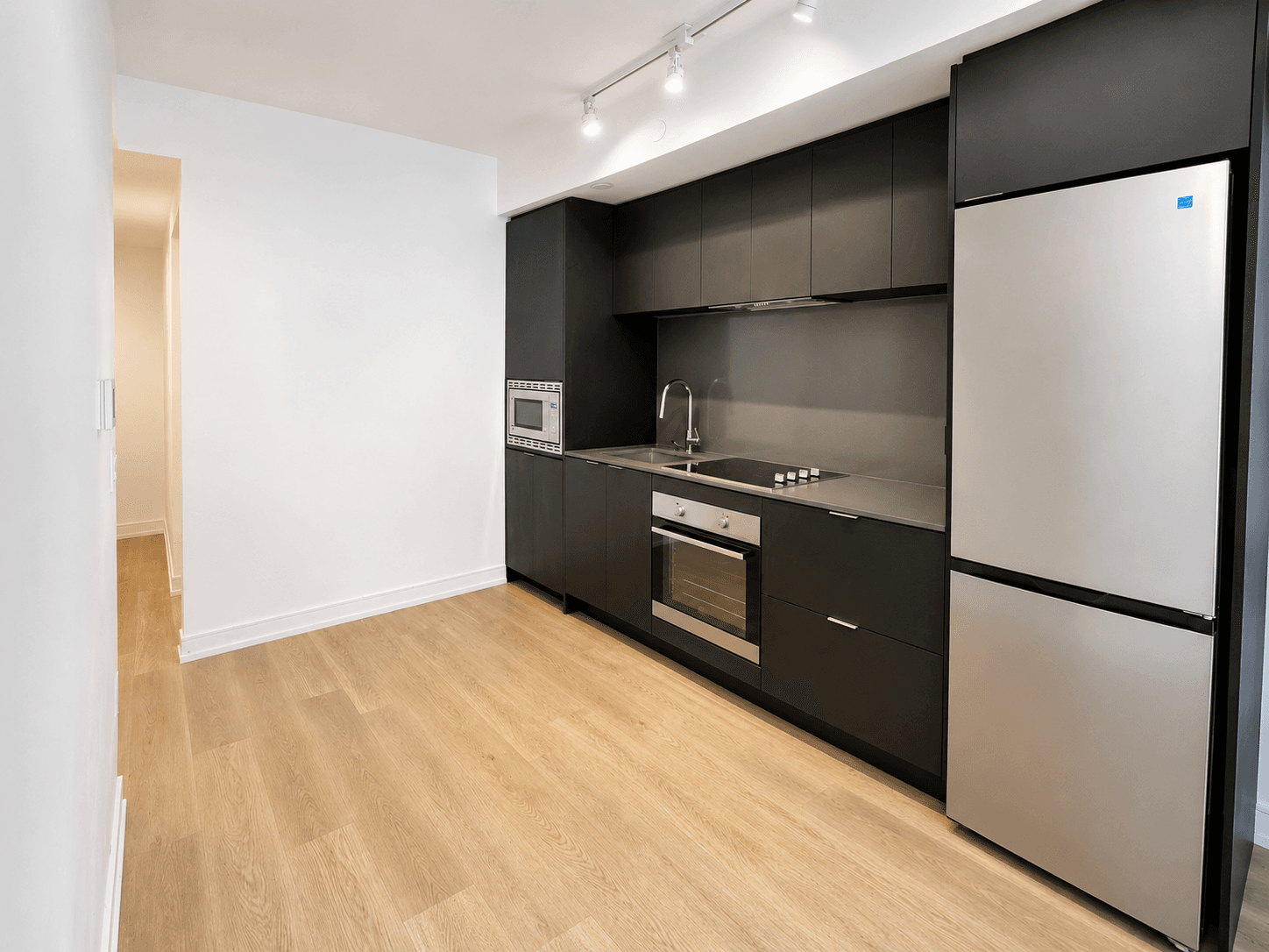 1 Jarvis St - Unit 323 - Photo 12