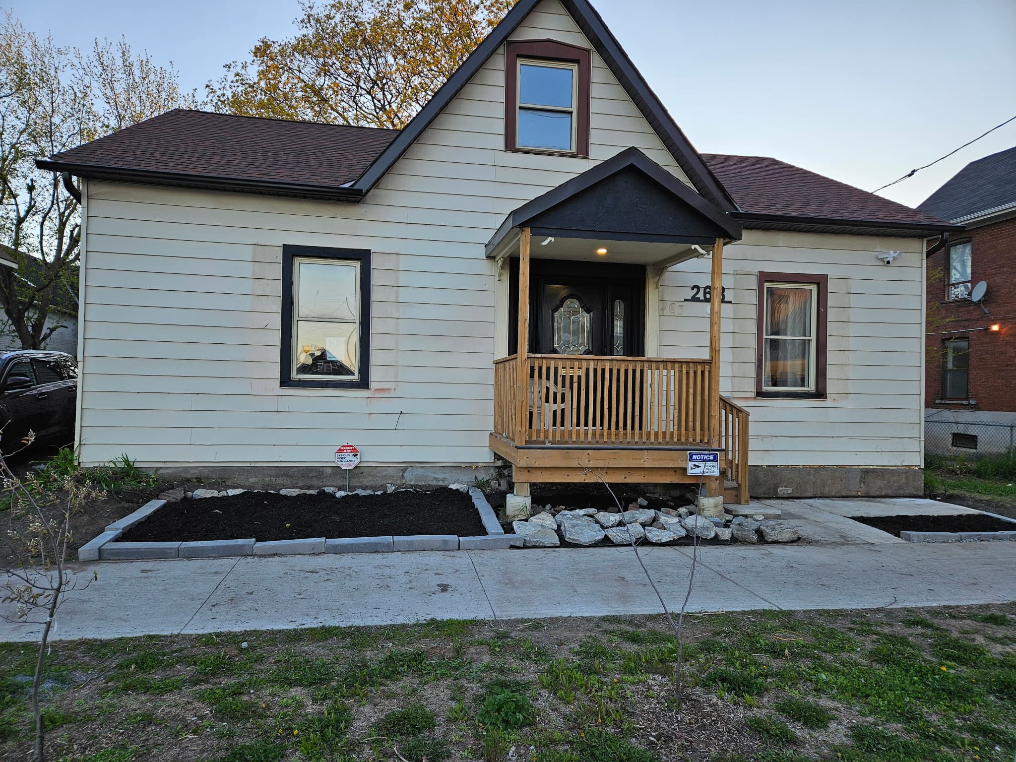 263 Bethune Street - Photo 9