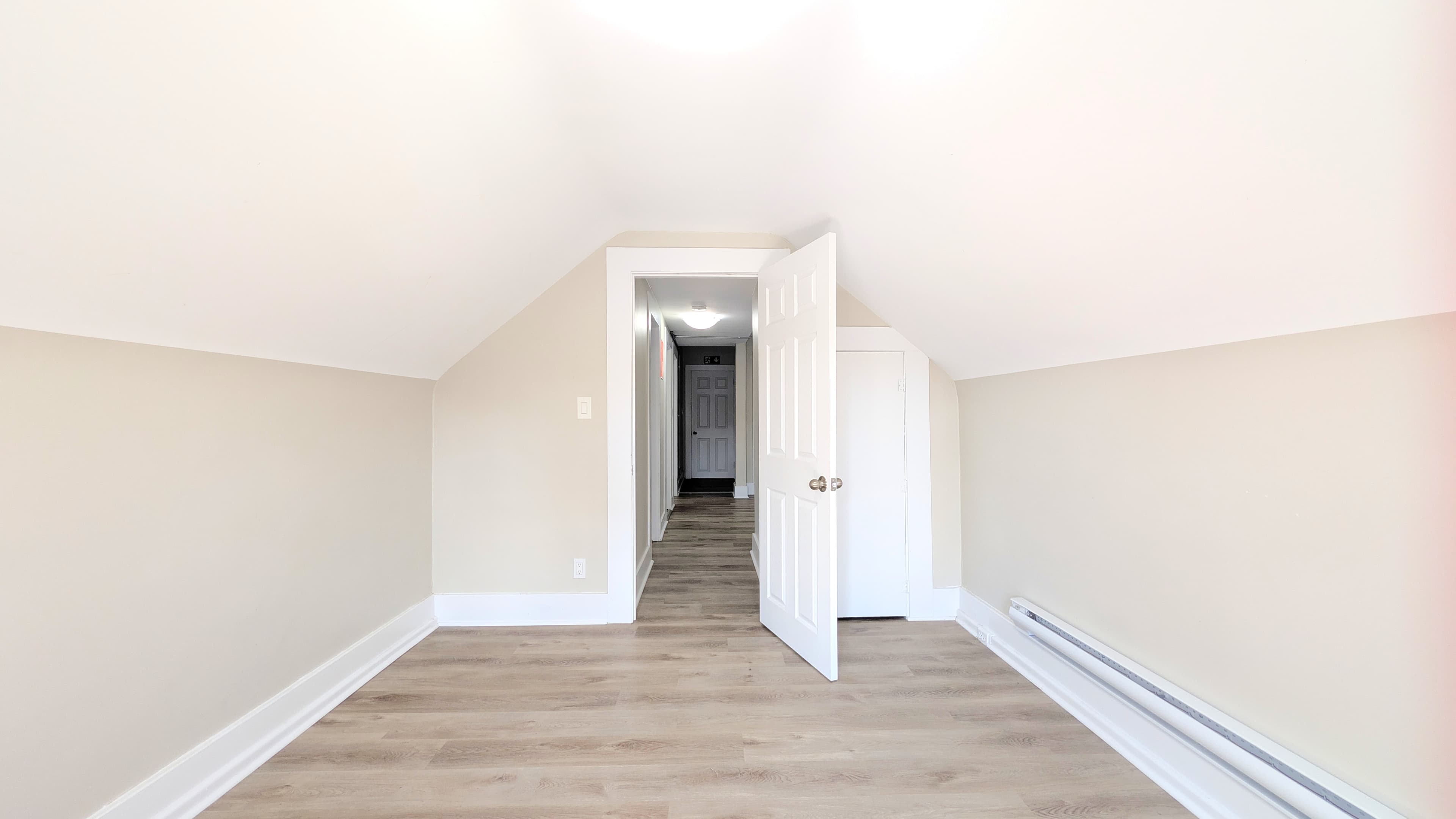 1580 Dufferin - Upper - Photo 19