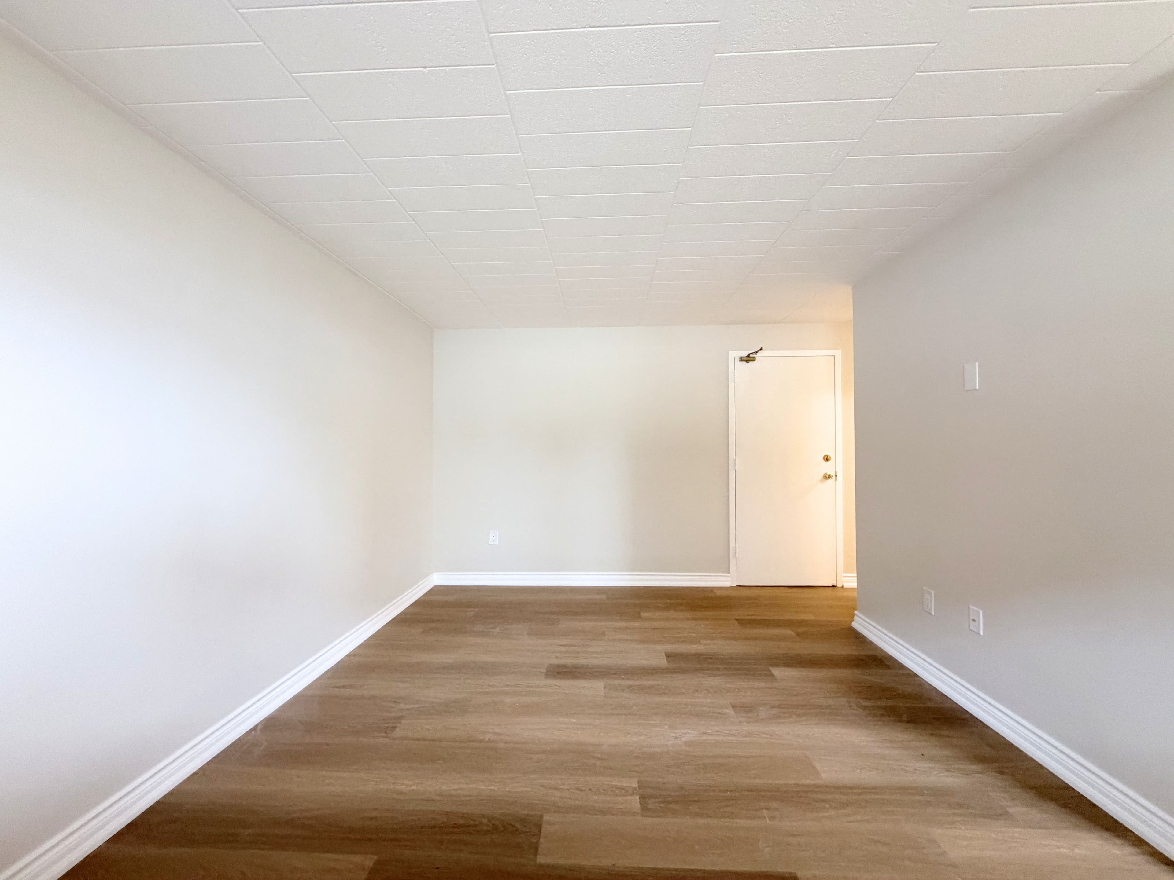 Unit 5 - 19 Empire - Photo 4