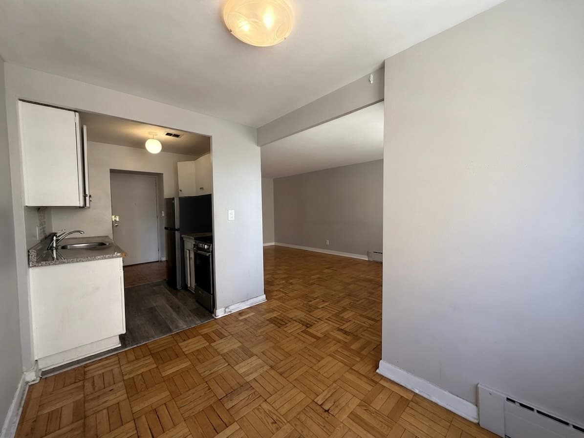 420 Eglinton Ave E - 406 - Photo 8