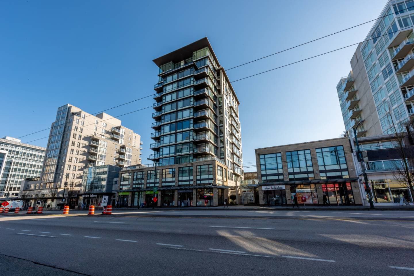 1503-1068 W Broadway