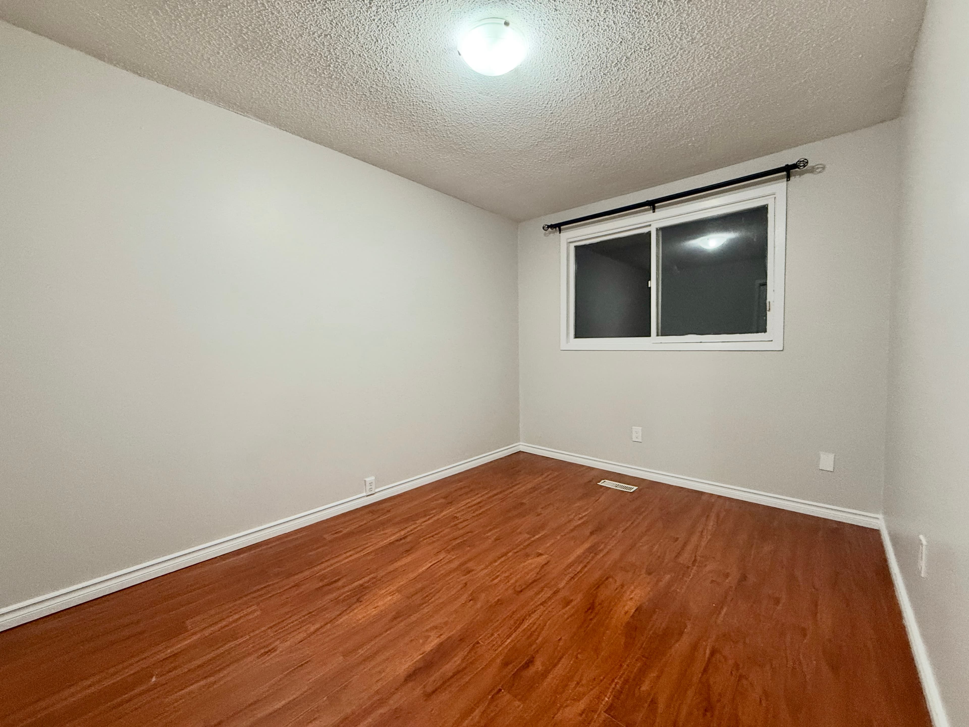 141 Adis Ave Hamilton ON L9C 6T9 - Photo 6