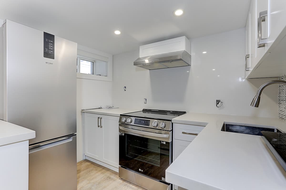 61 Clouston Ave - Lower - Photo 5