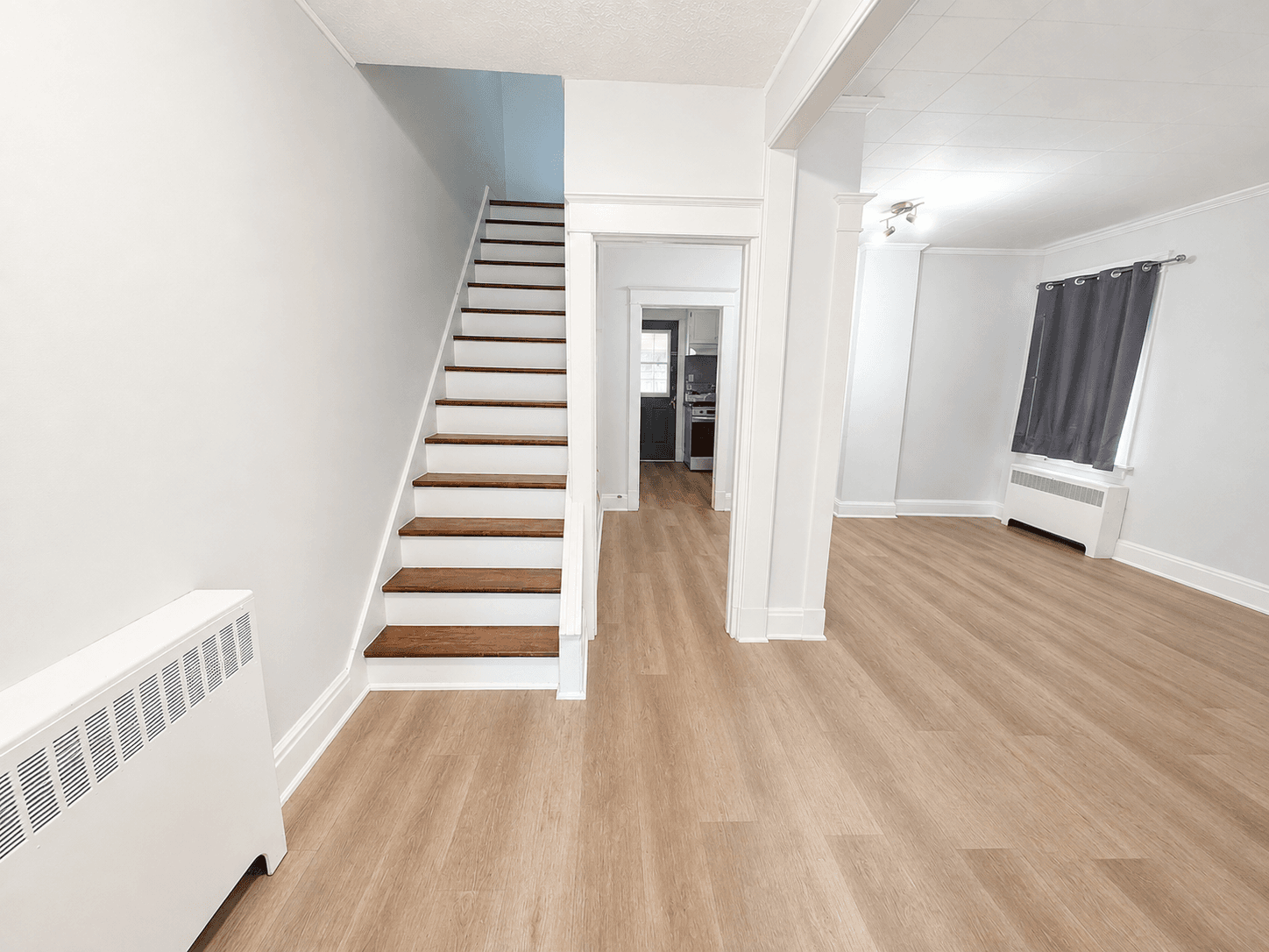 24 Crosthwaite Ave N - Photo 3