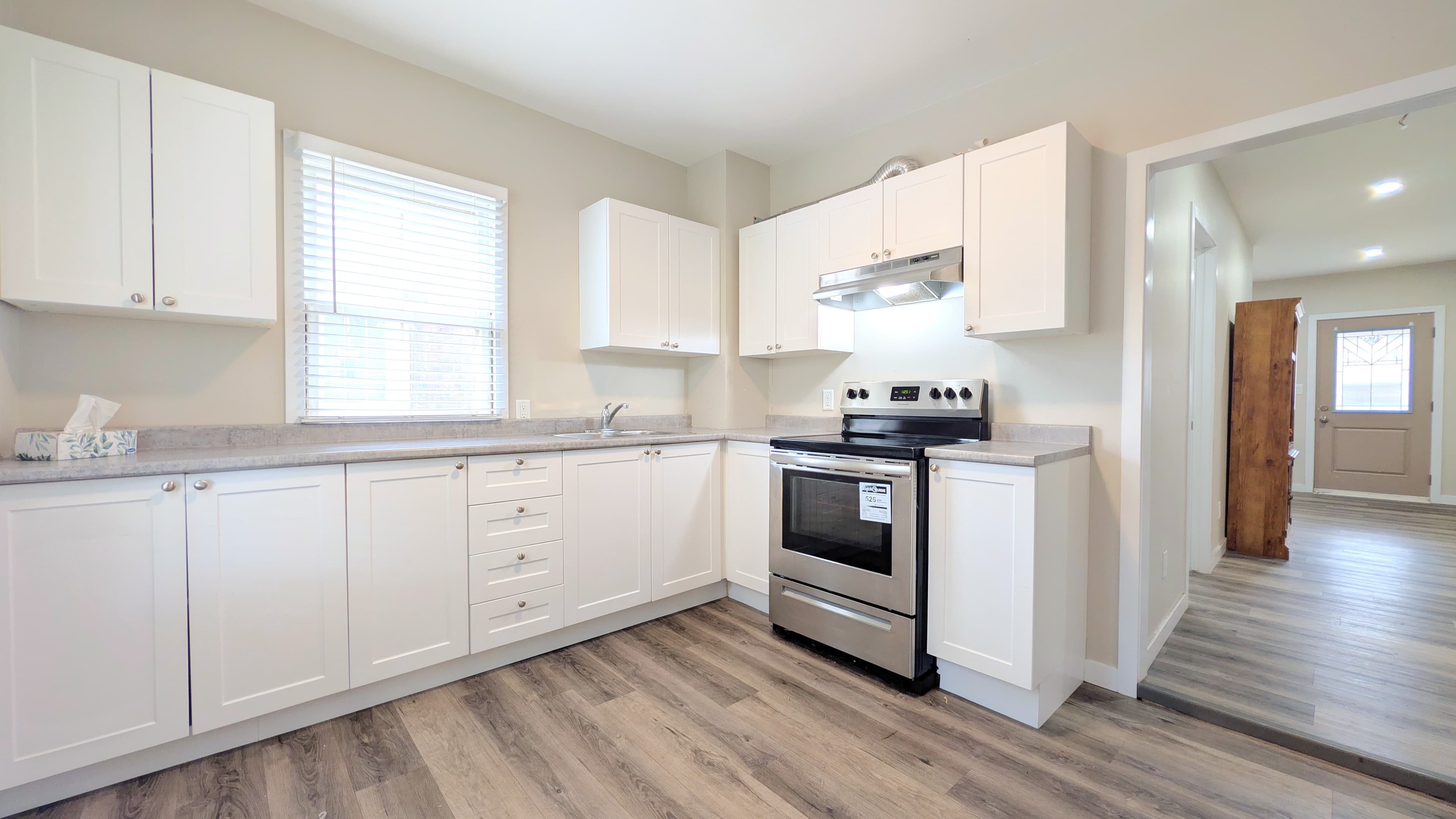 1580 Dufferin - Main