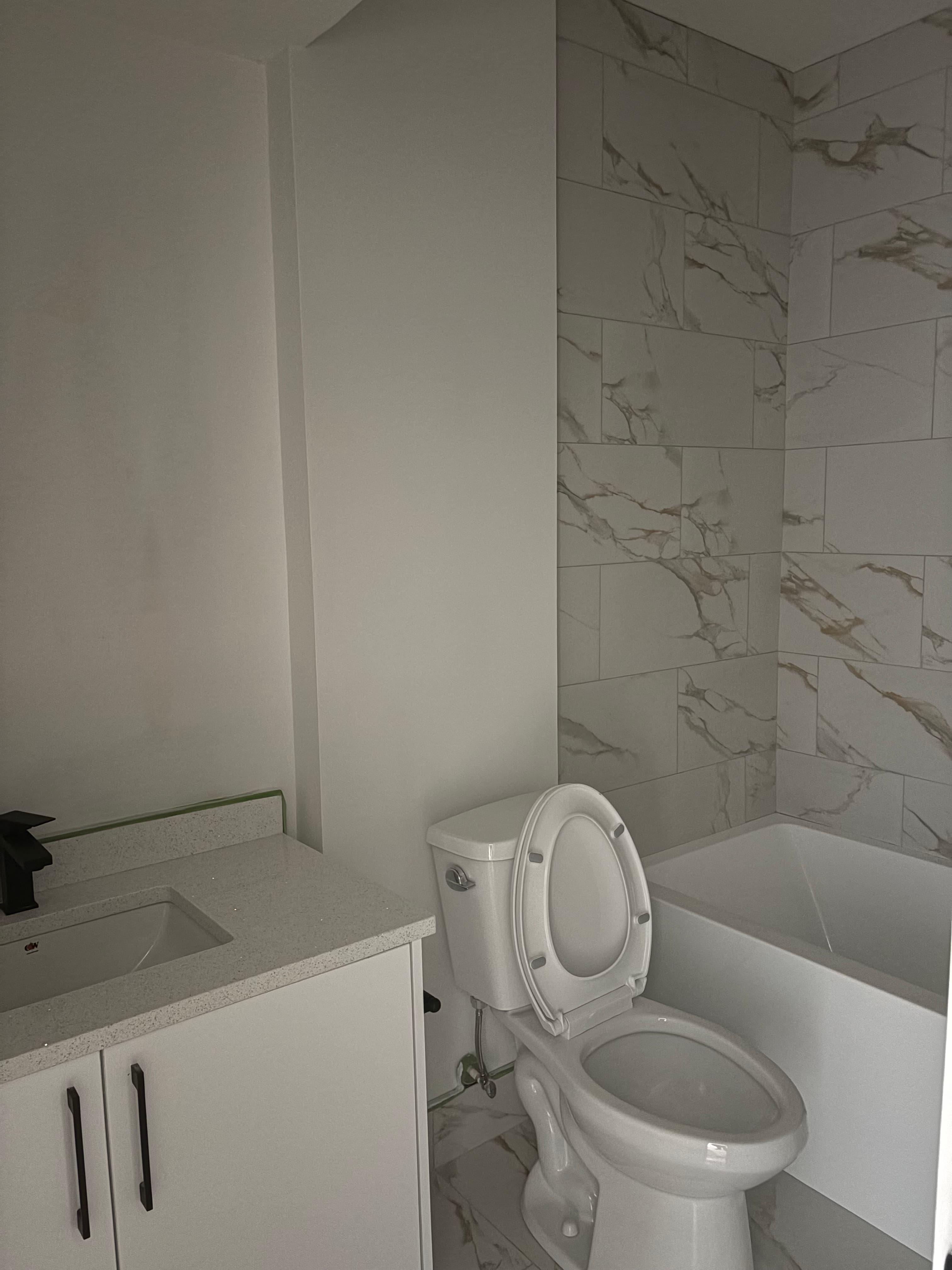 8903 - Upper - Photo 11