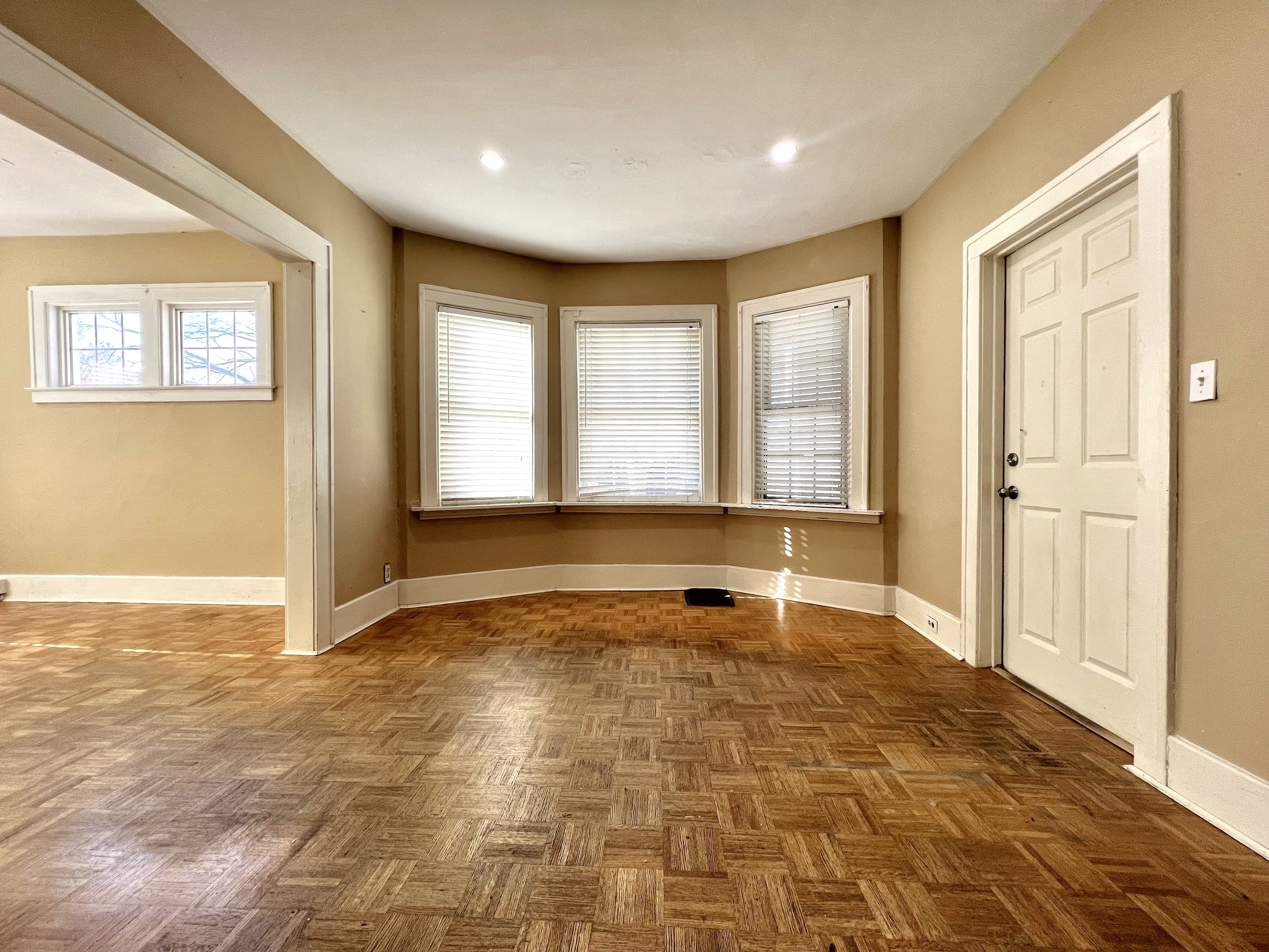 120 McEwan - Main Floor Unit - Photo 3