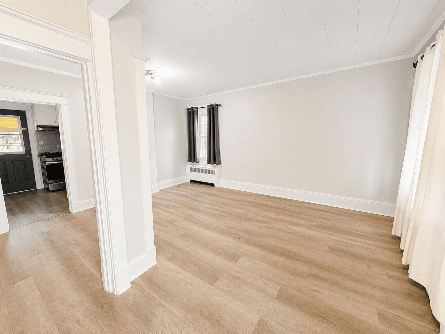 24 Crosthwaite Ave N - Photo 2