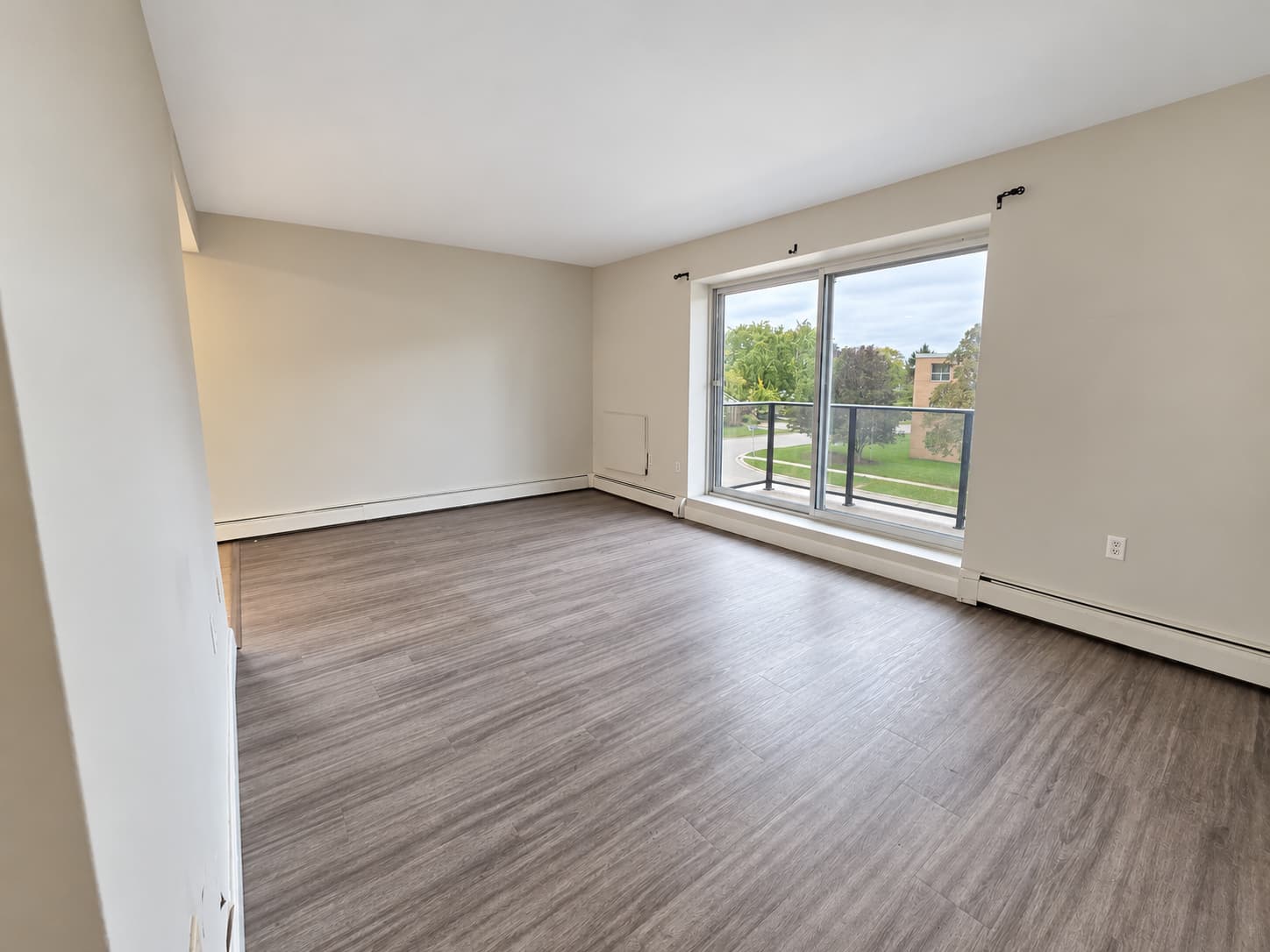 301-875 Colborne Rd Sarnia ON N7V 3K1 - Photo 8