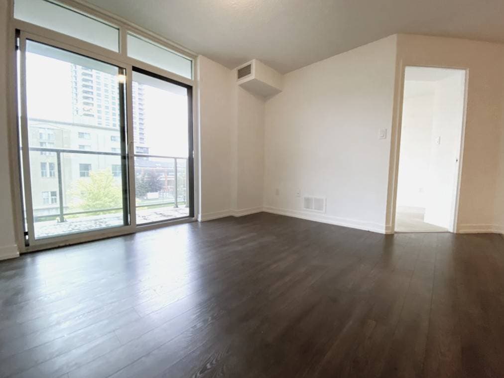 816 Lansdowne Ave - 306 - Photo 5