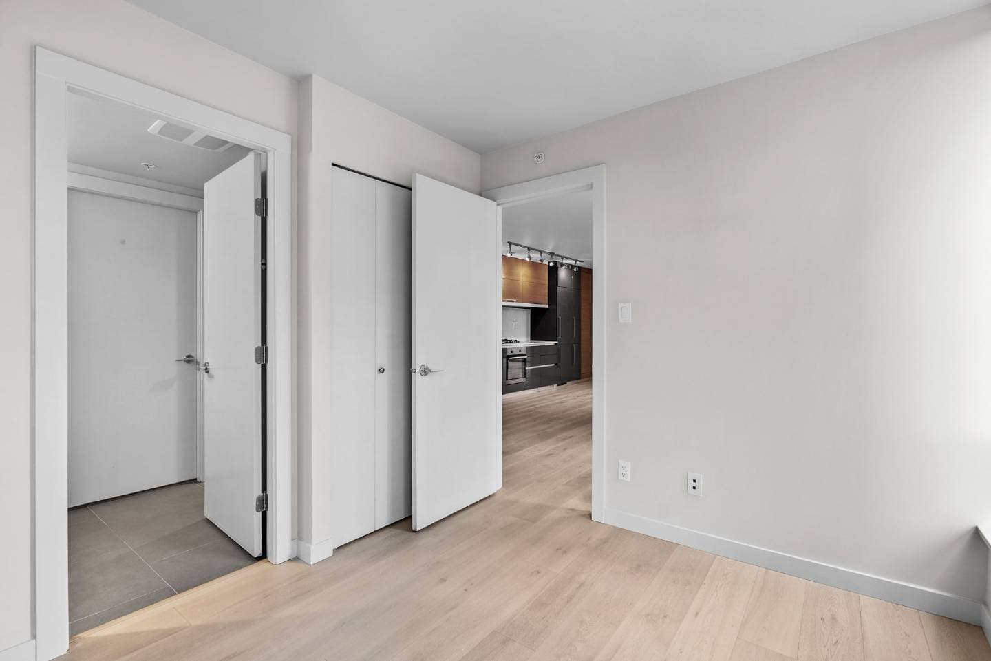 512-189 Keefer - Photo 11