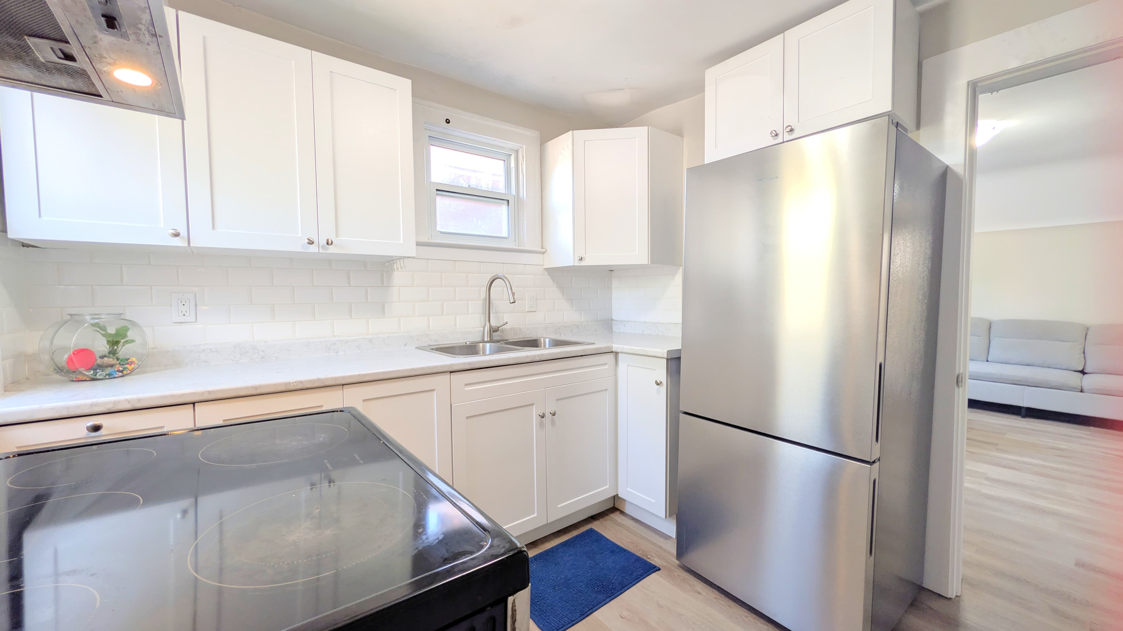 1580 Dufferin - Upper - Photo 13