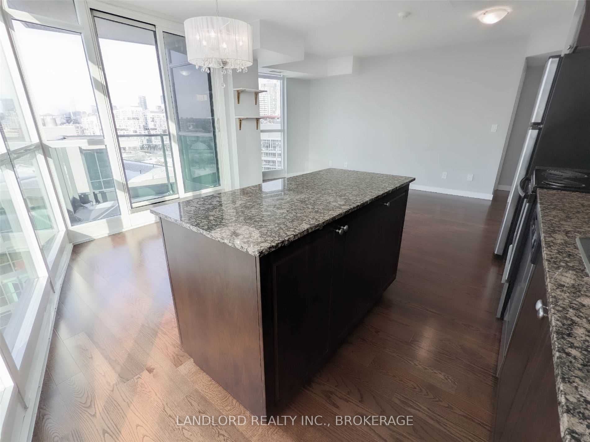 215 Fort York Blvd - 1910 - Photo 5