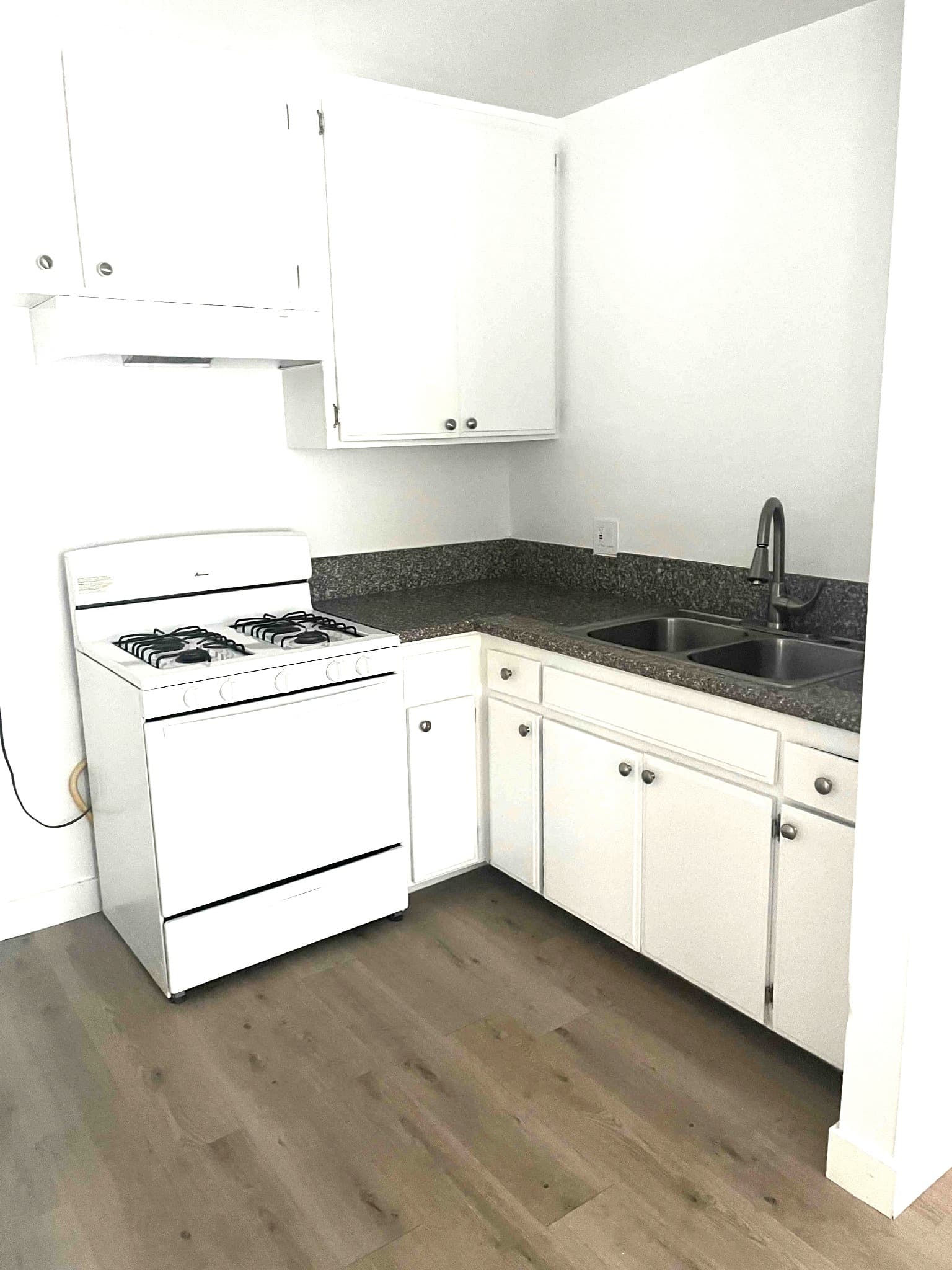 20208 Leadwell 1BR 1 BA - Photo 4