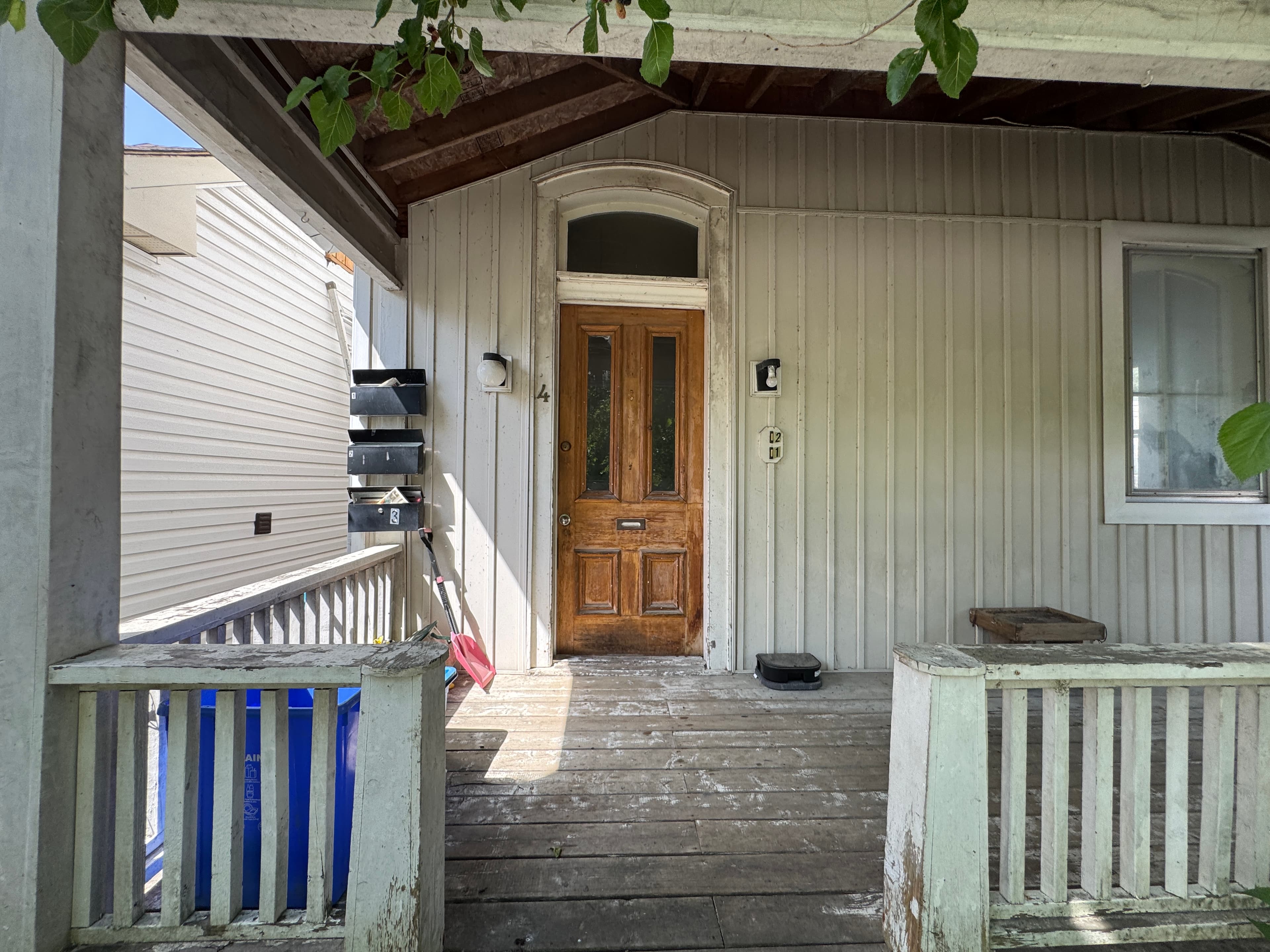 2-4 Peel St Barrie Ontario L4M3K8