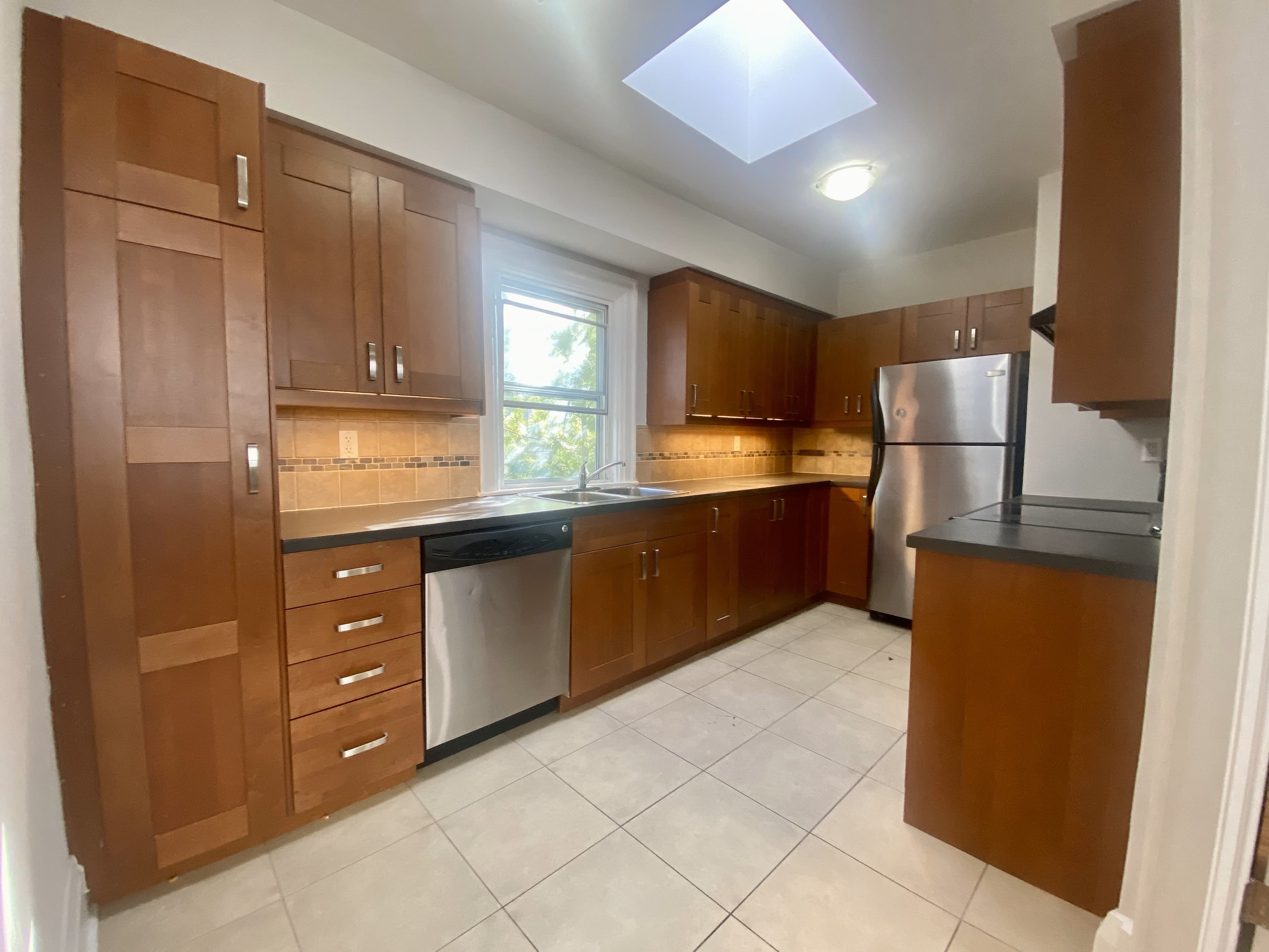 341 St Clair Ave W - Suite E - Photo 2