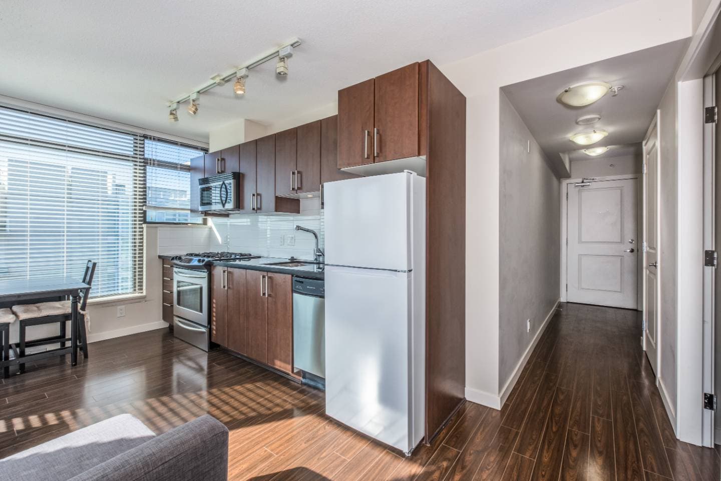 1503-1068 W Broadway - Photo 7