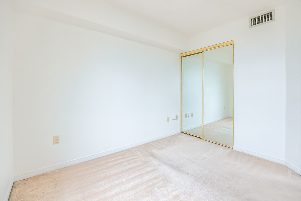5 Concorde Place -2504 - Photo 15
