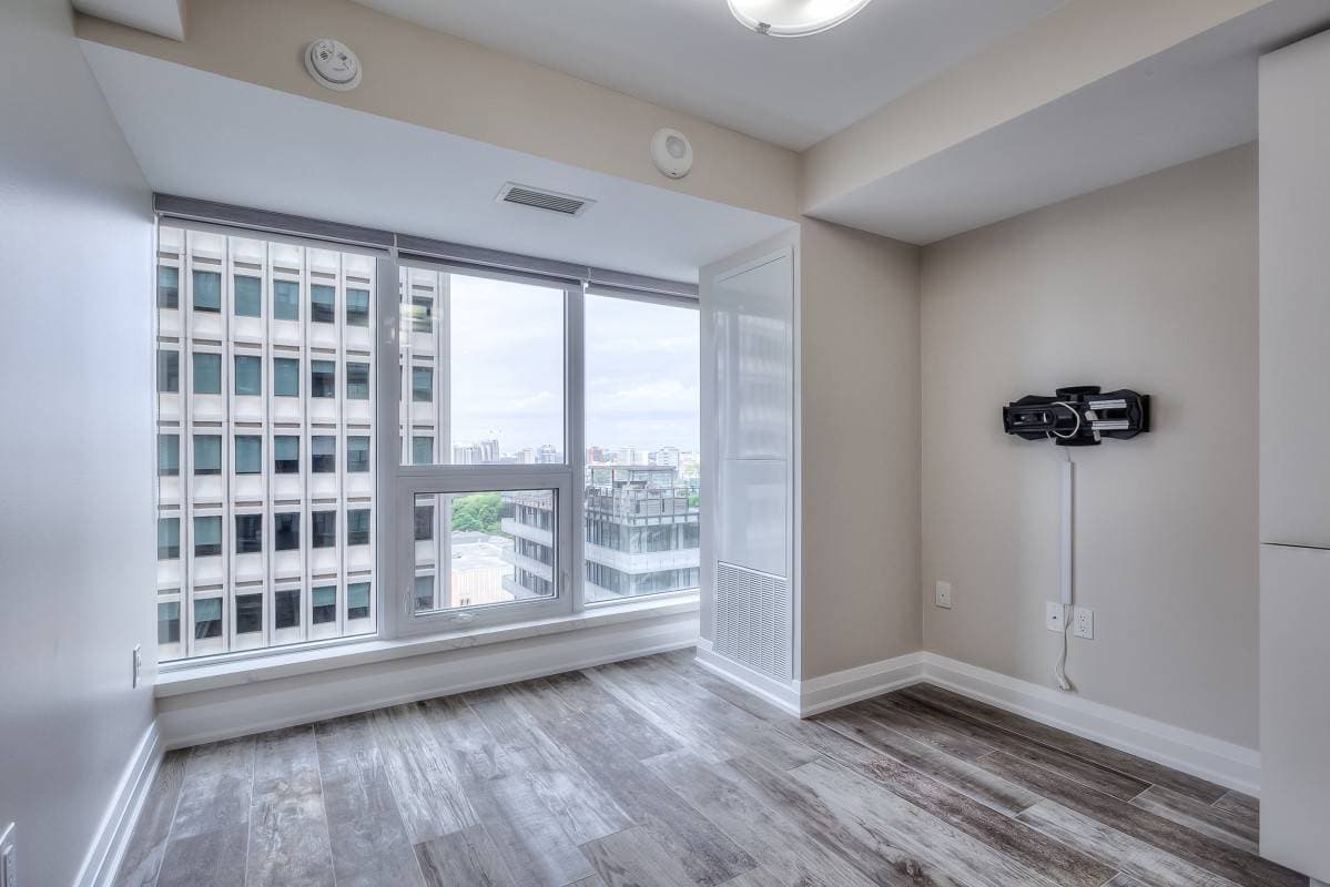 955 Bay St - 1714 - Photo 3