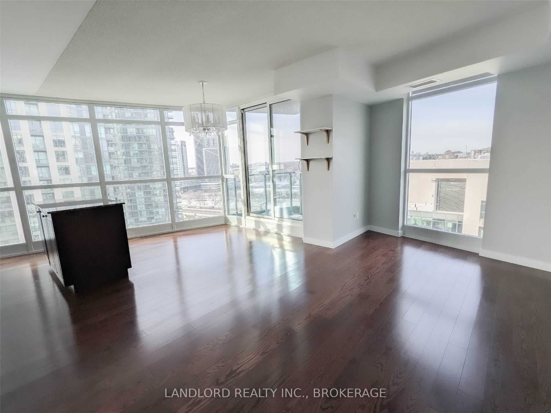 215 Fort York Blvd - 1910 - Photo 3