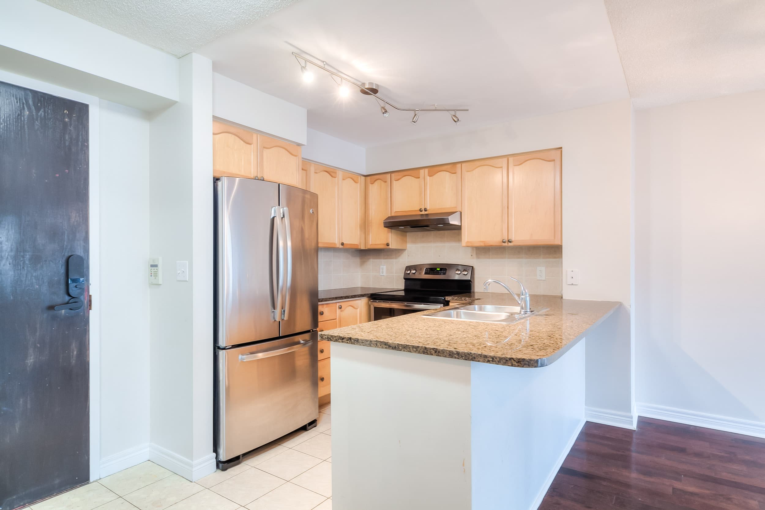 23 Hollywood Ave - 1803 - Photo 4