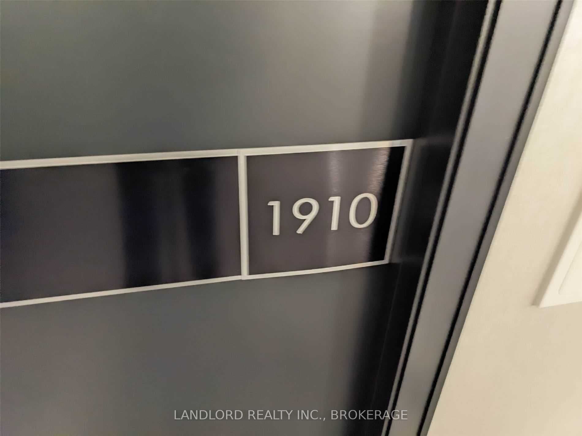 215 Fort York Blvd - 1910 - Photo 16