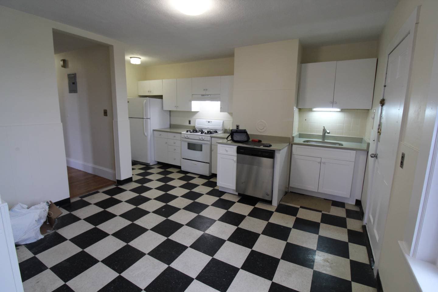 17 Elm St - Photo 3