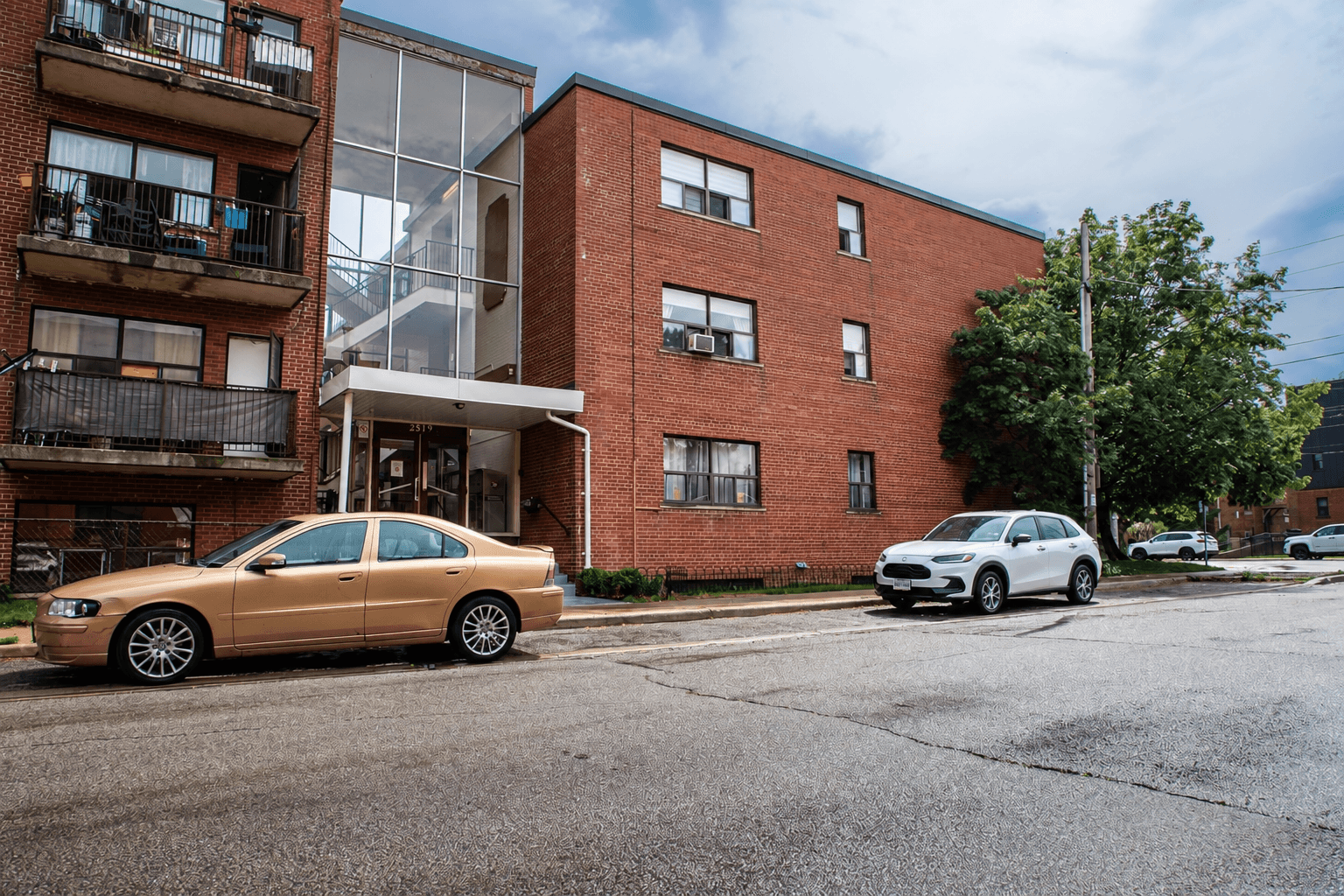 303 - Lakeshore Blvd W - Photo 2