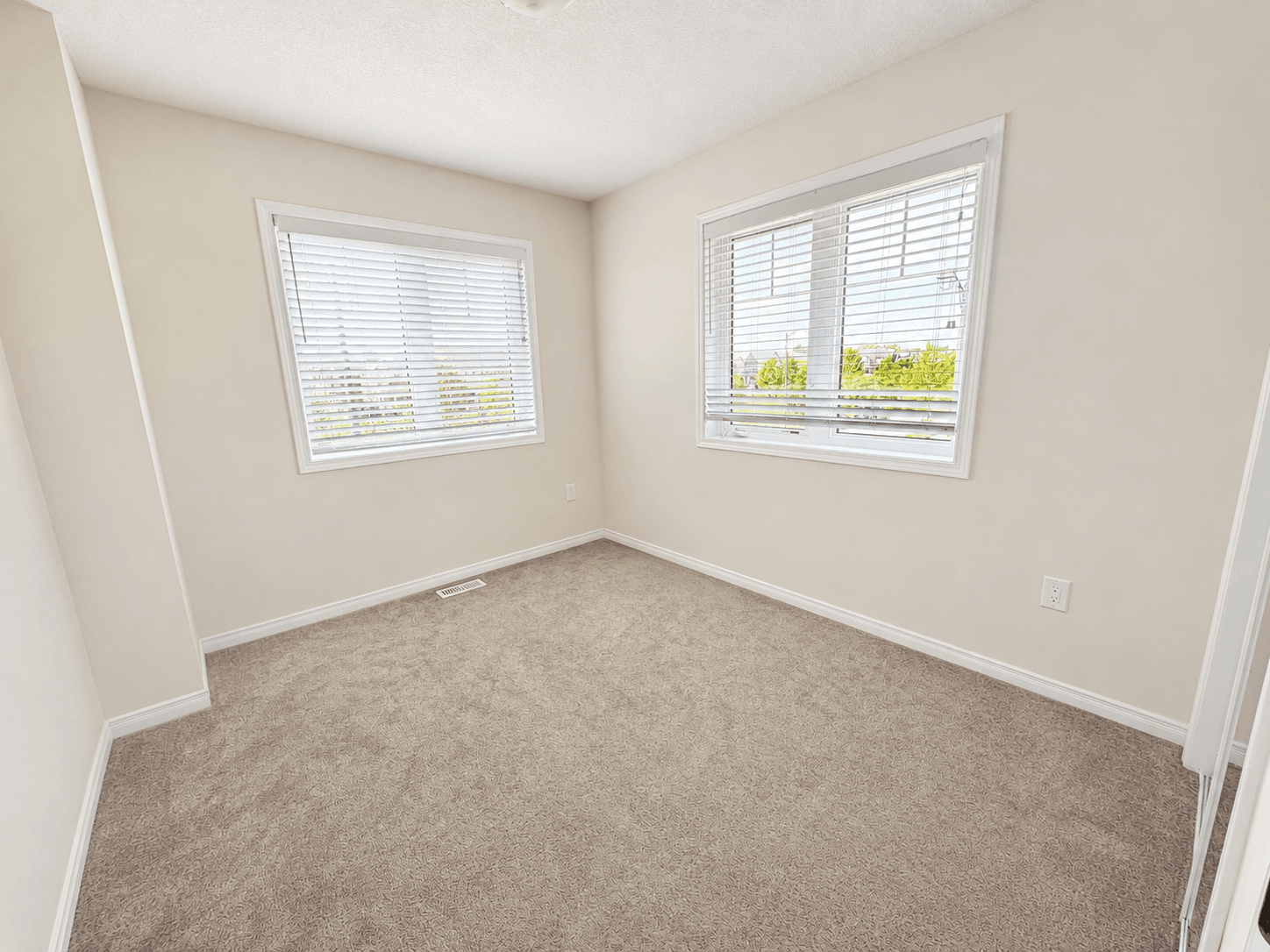 176 MacLachlan Ave - Photo 23