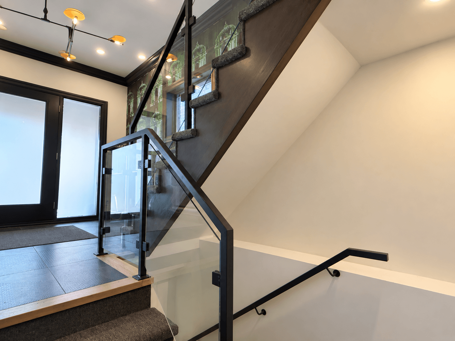 121 Sorauren Ave - 4 - Photo 22