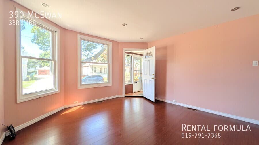 390 McEwan Ave - Photo 8