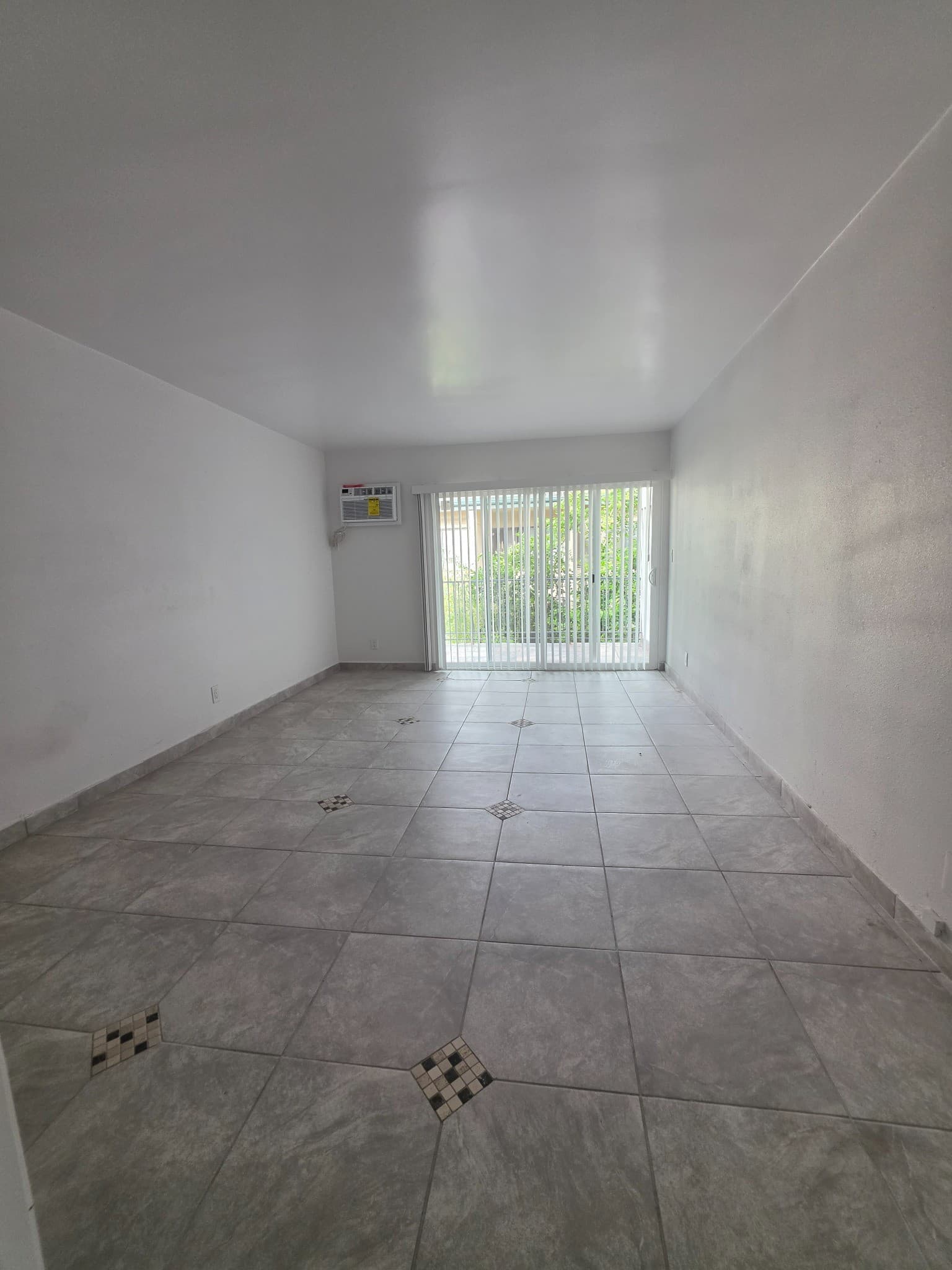 15411 Chase Studio - 21 - Photo 3