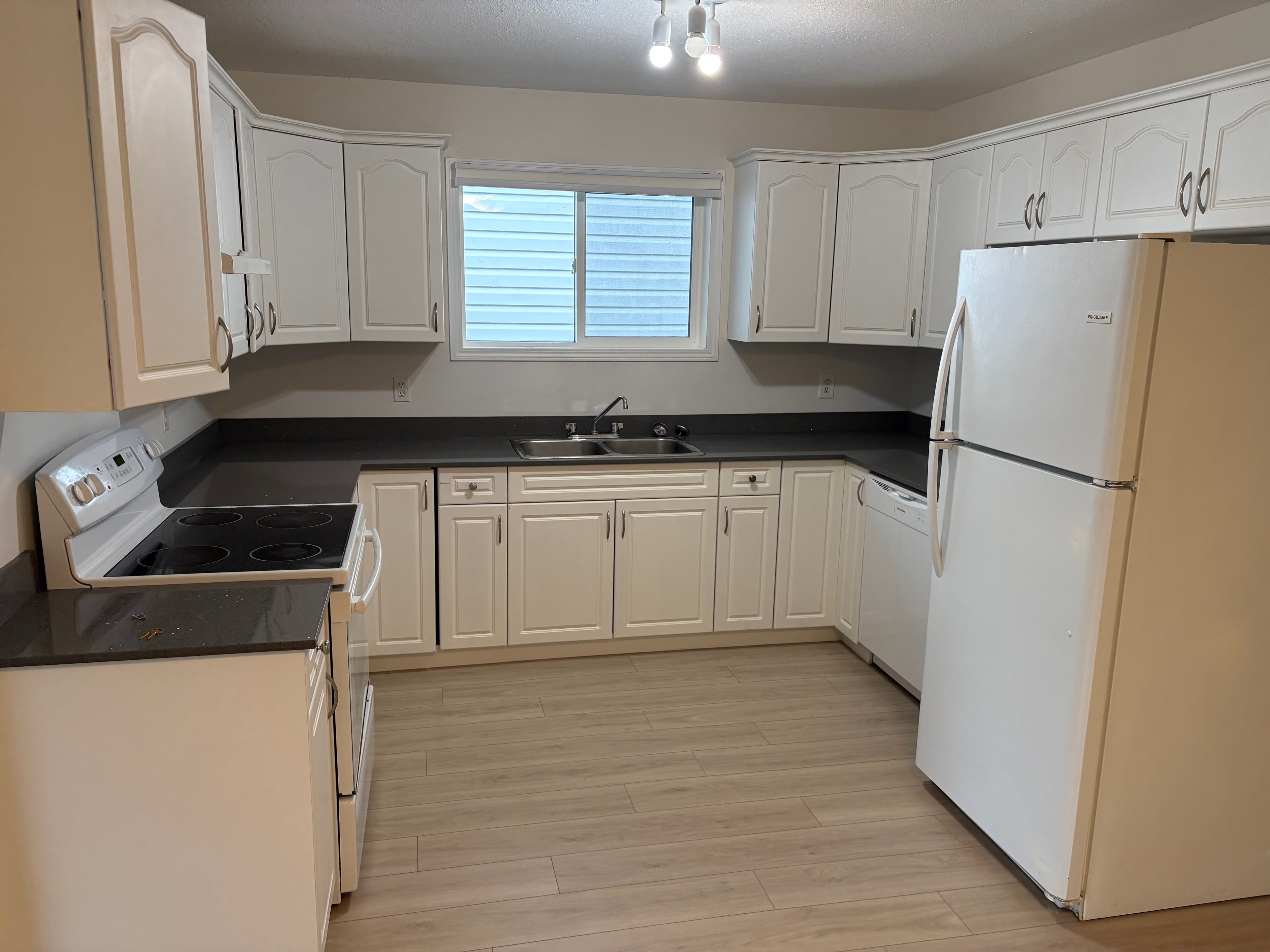11930 80 Street Upper - Photo 11
