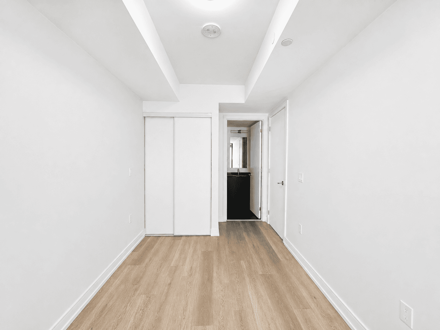 1 Jarvis St - Unit 323 - Photo 18