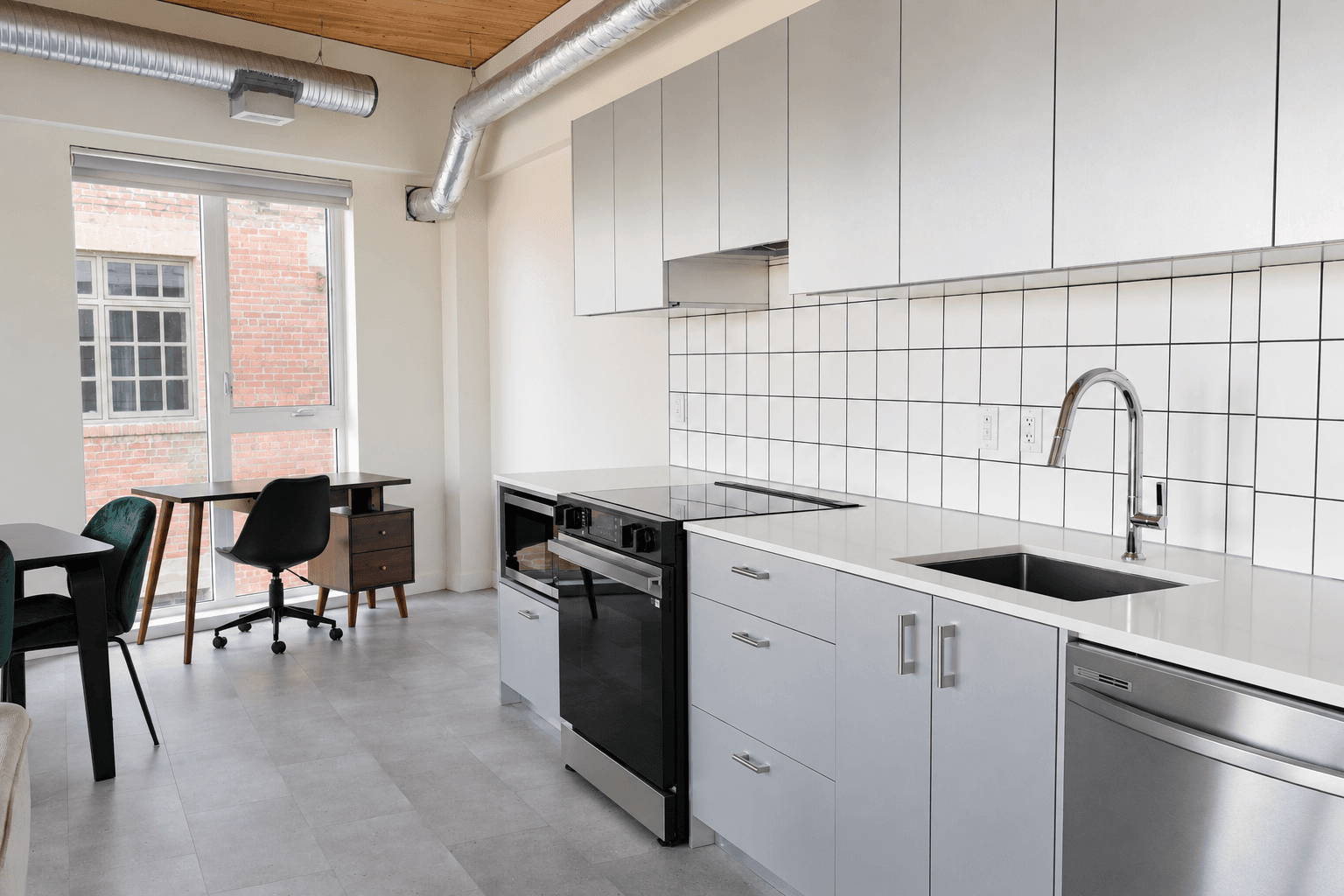1 Bedroom- 1 Bath - Photo 3